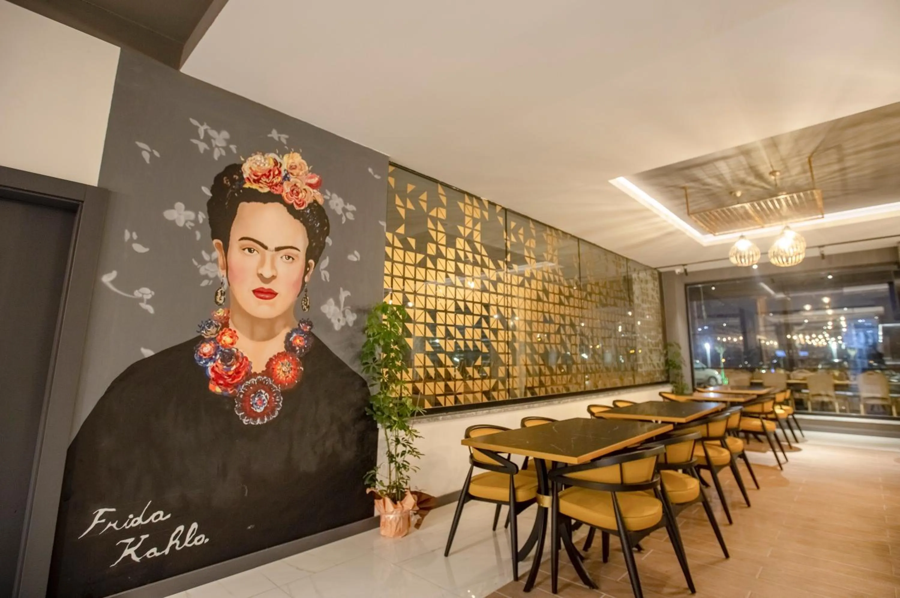 Restaurant/places to eat in Elifim Resort Hotel