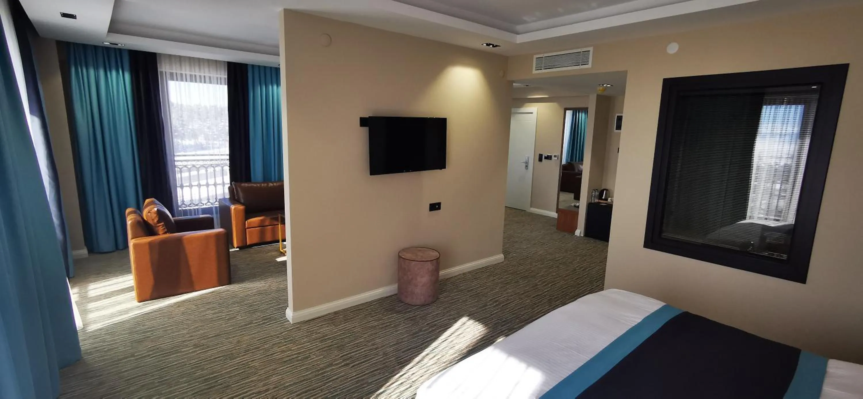 TV and multimedia in Elifim Resort Hotel