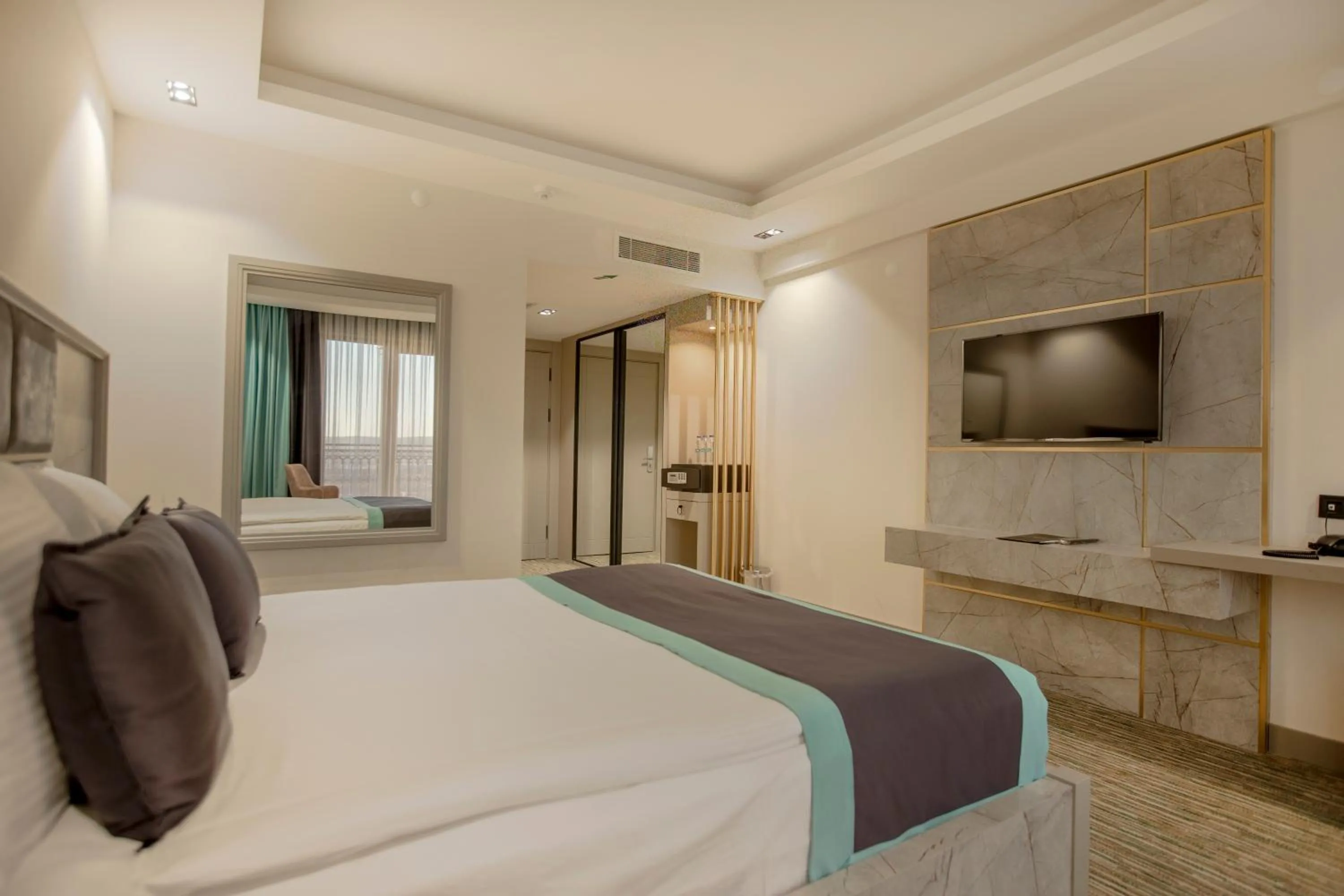 Photo of the whole room in Elifim Resort Hotel