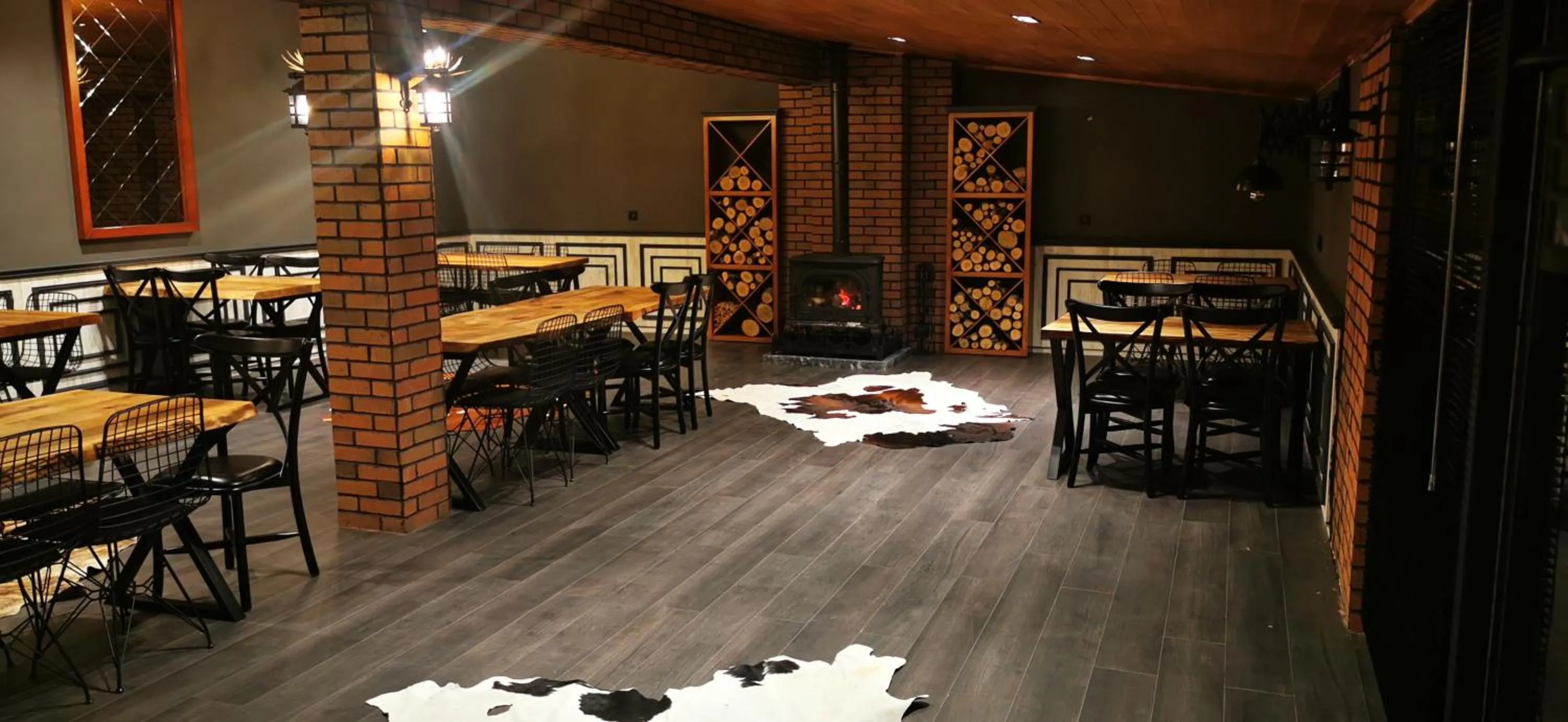 Restaurant/places to eat in Elifim Resort Hotel