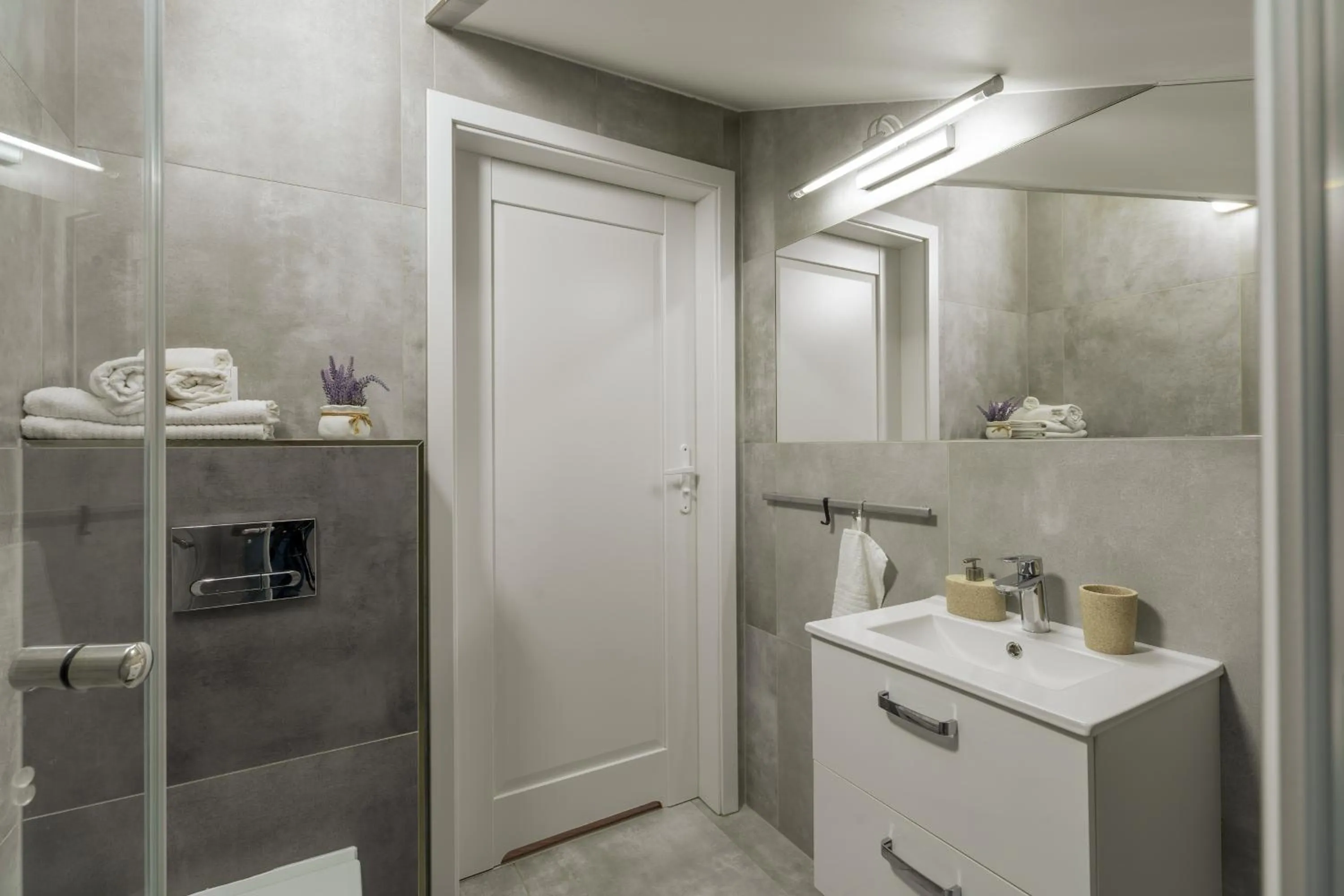 Bathroom in Kazimierz Residence Apartments by Staymoovers