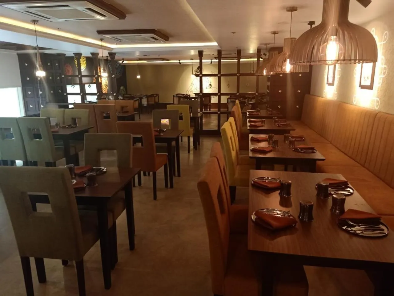 Restaurant/places to eat in Comfort Inn Tulip Heights