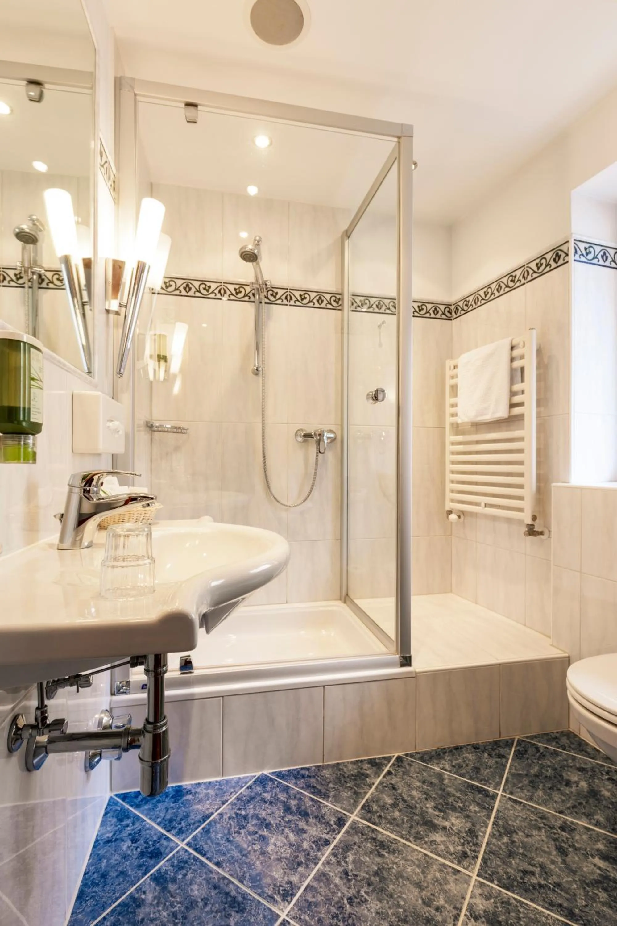 Bathroom in Hotel Weisser Hirsch