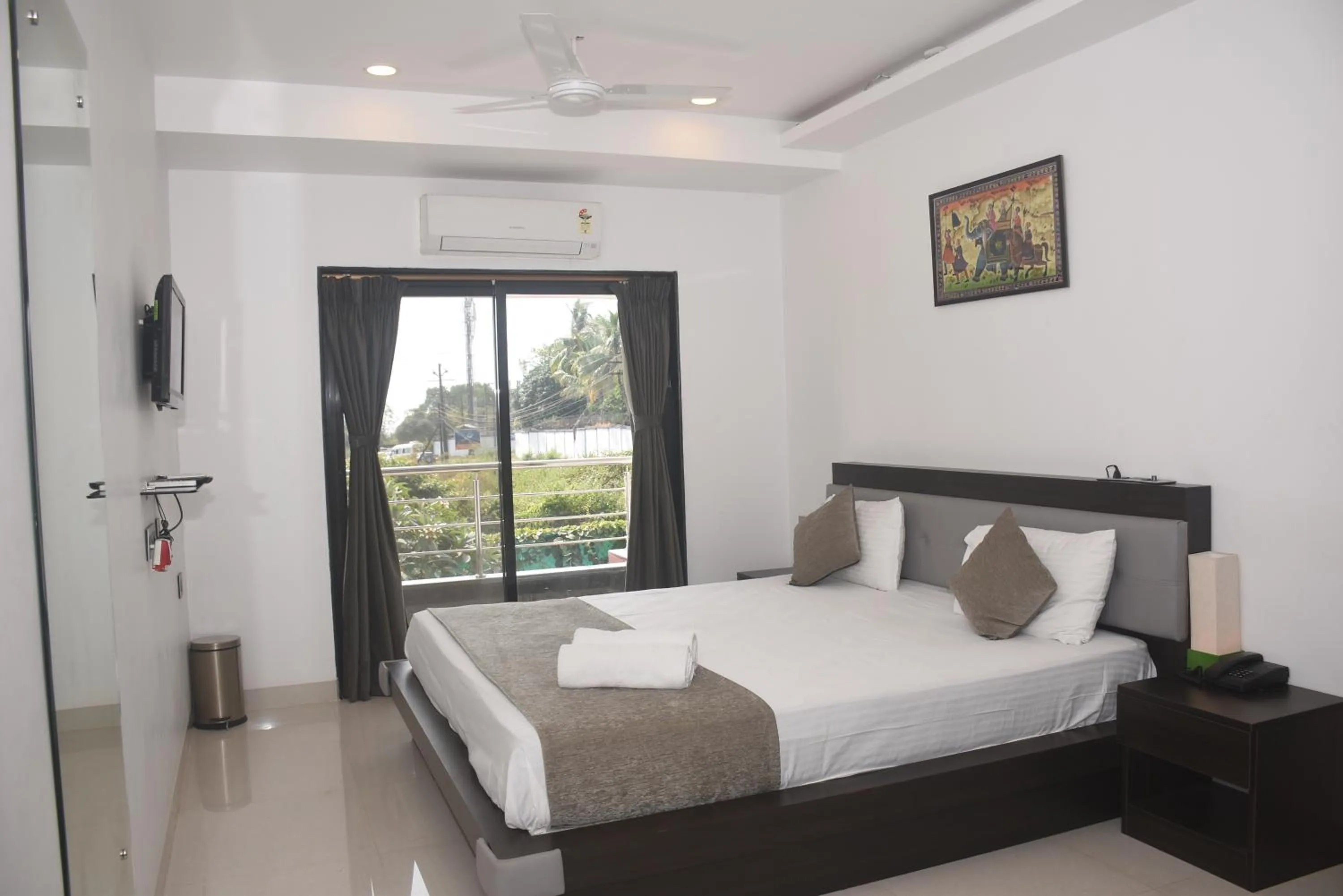 Day, Bed in Athi Resorts