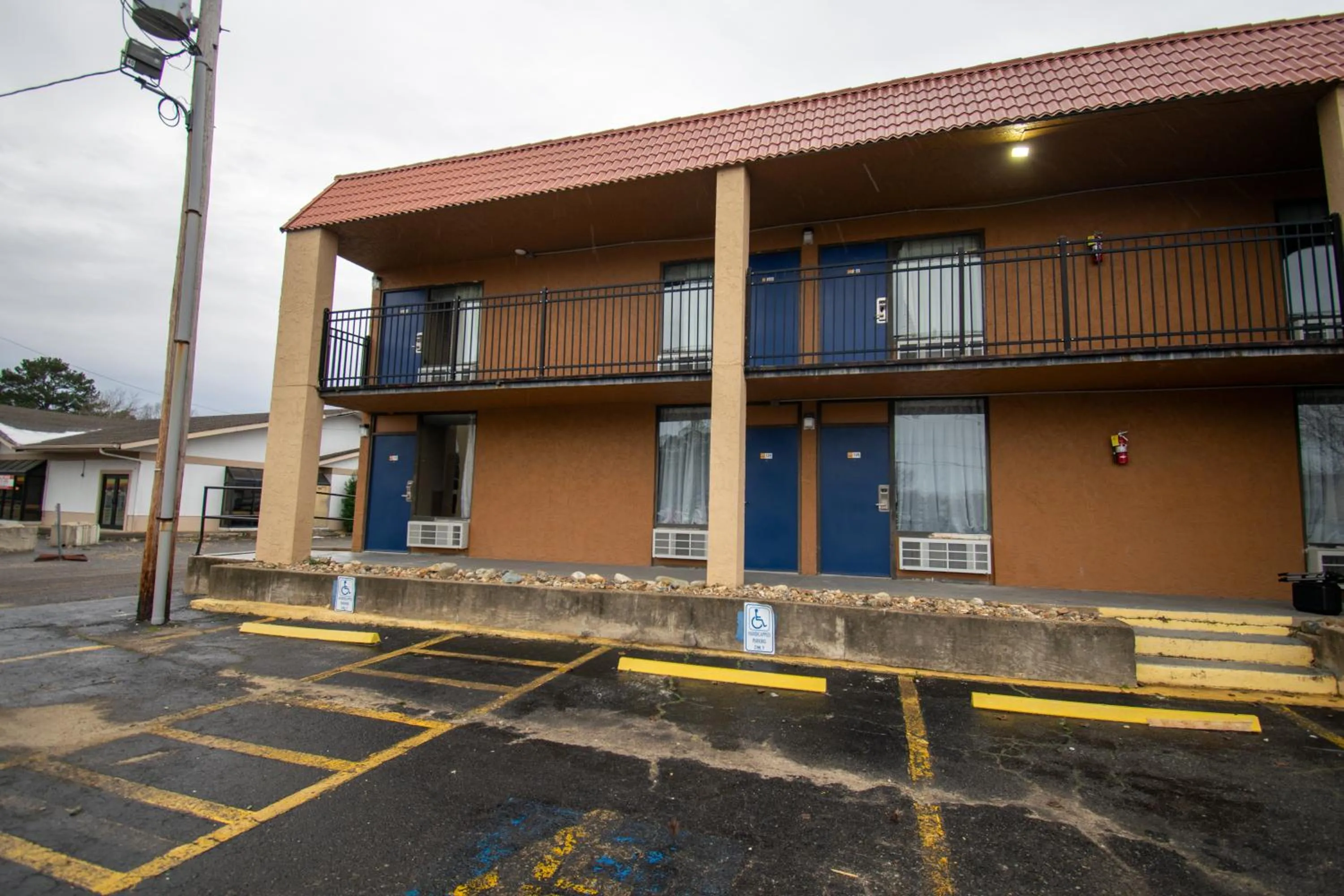 Property building in Days Inn by Wyndham Caddo Valley Arkadelphia