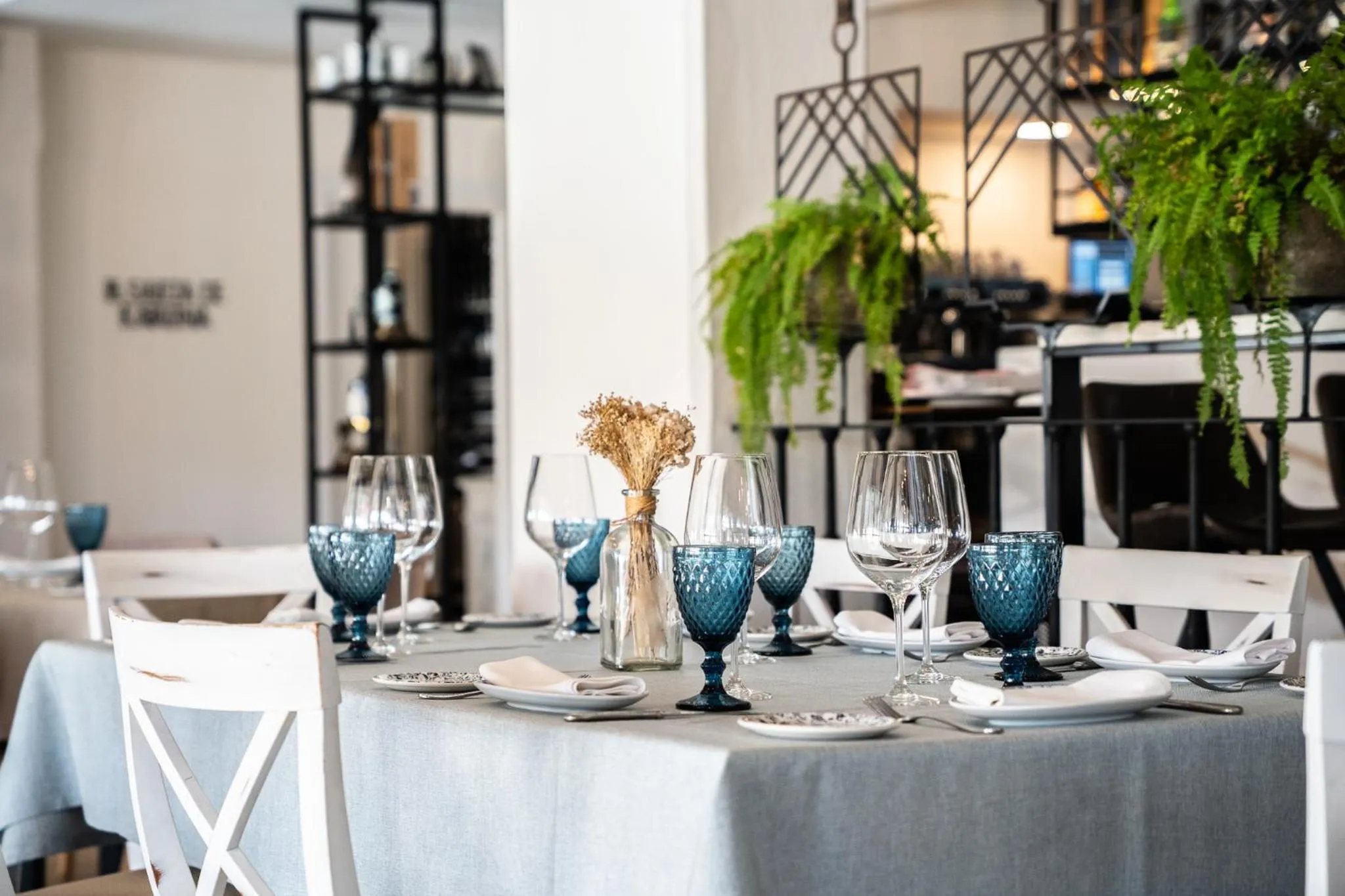 Restaurant/places to eat in Añoreta Suites