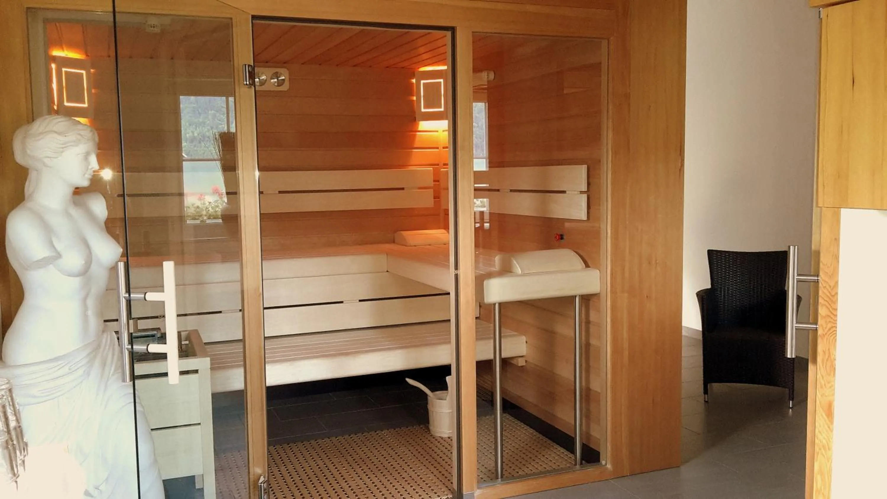 Massage, Bed in All Inclusive Hotel Sonnenhügel