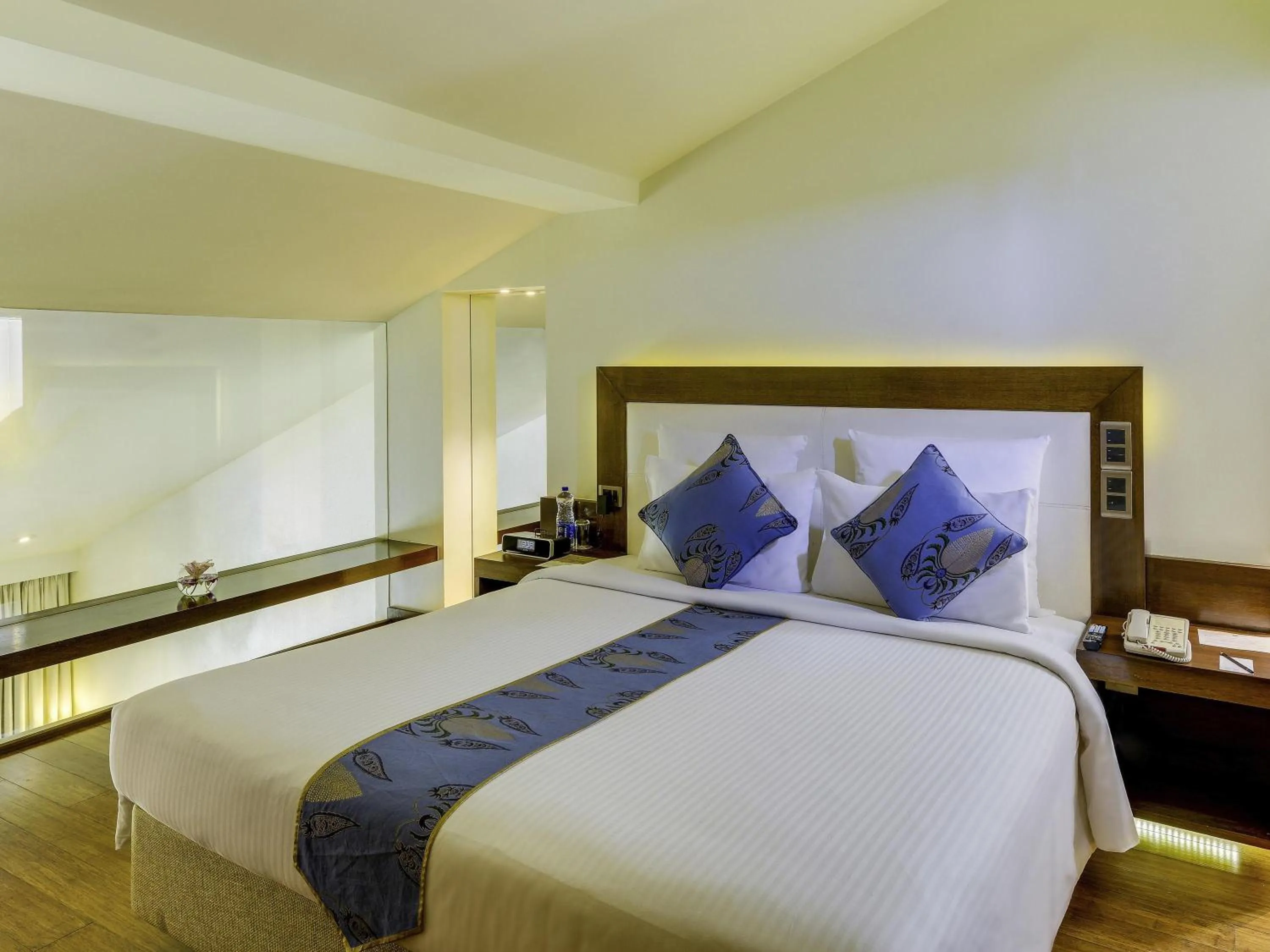Bedroom, Bed in Novotel Goa Candolim