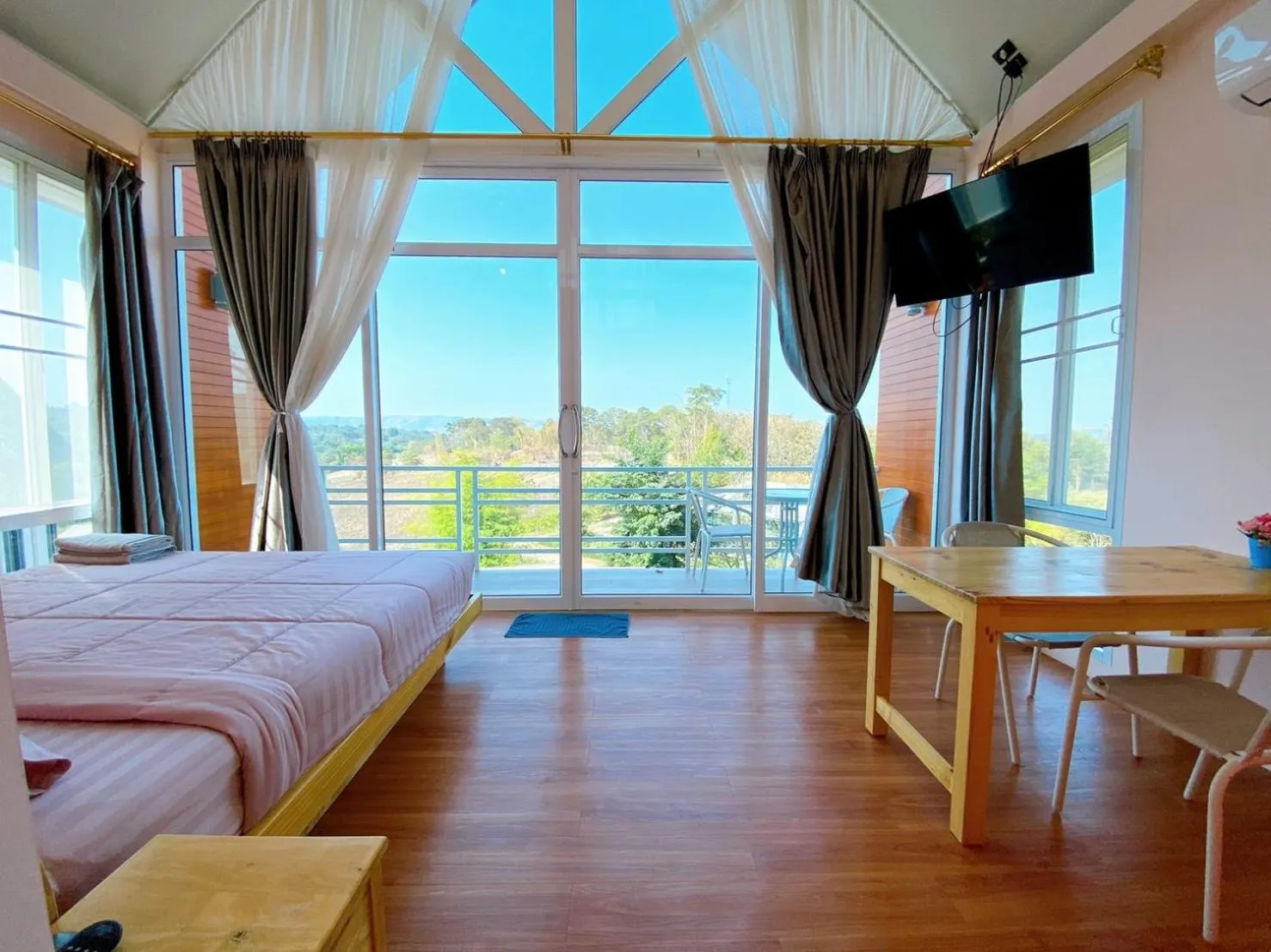 Property building, Bed in Krin Resort