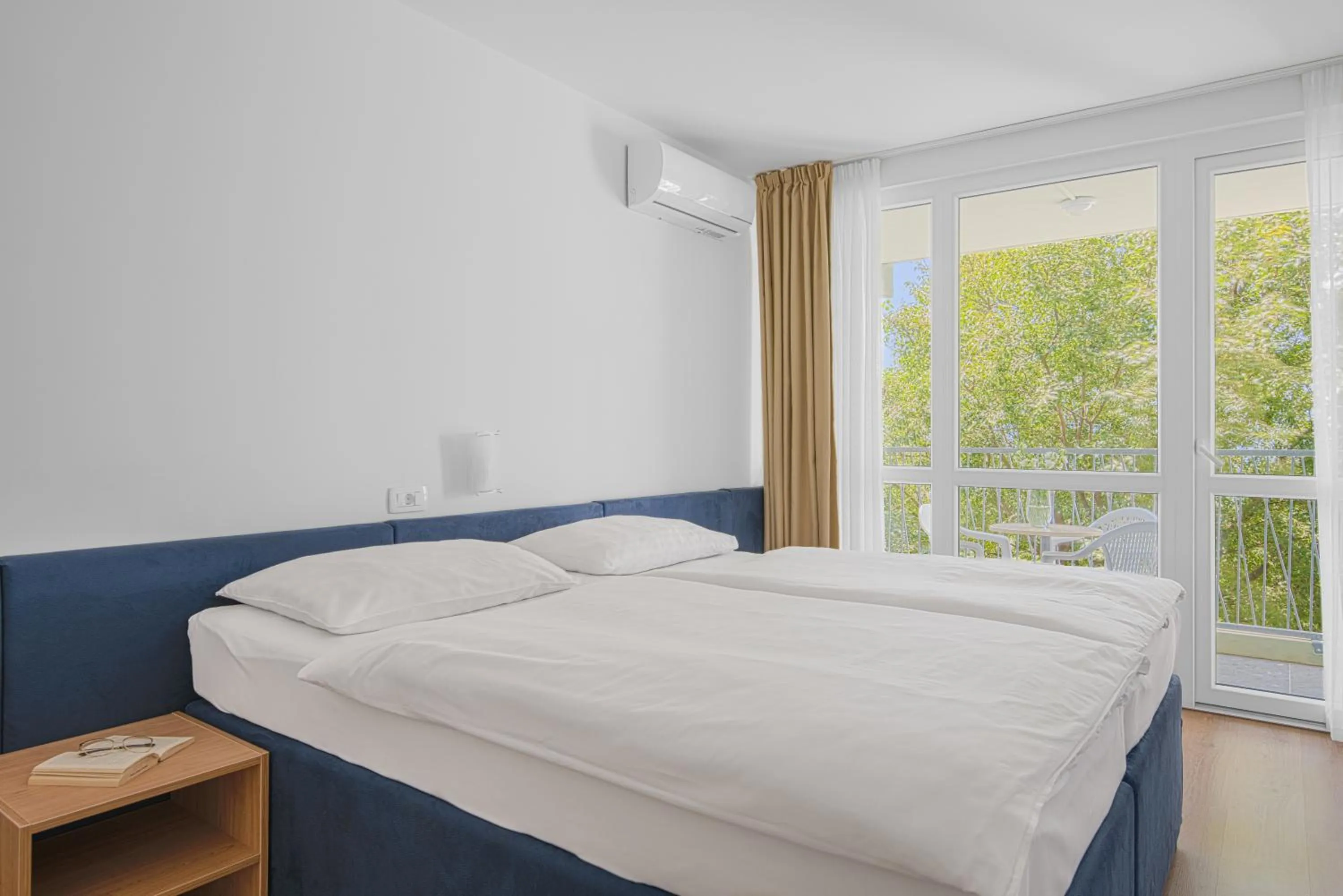 Bedroom, Bed in Paviljoni Slaven