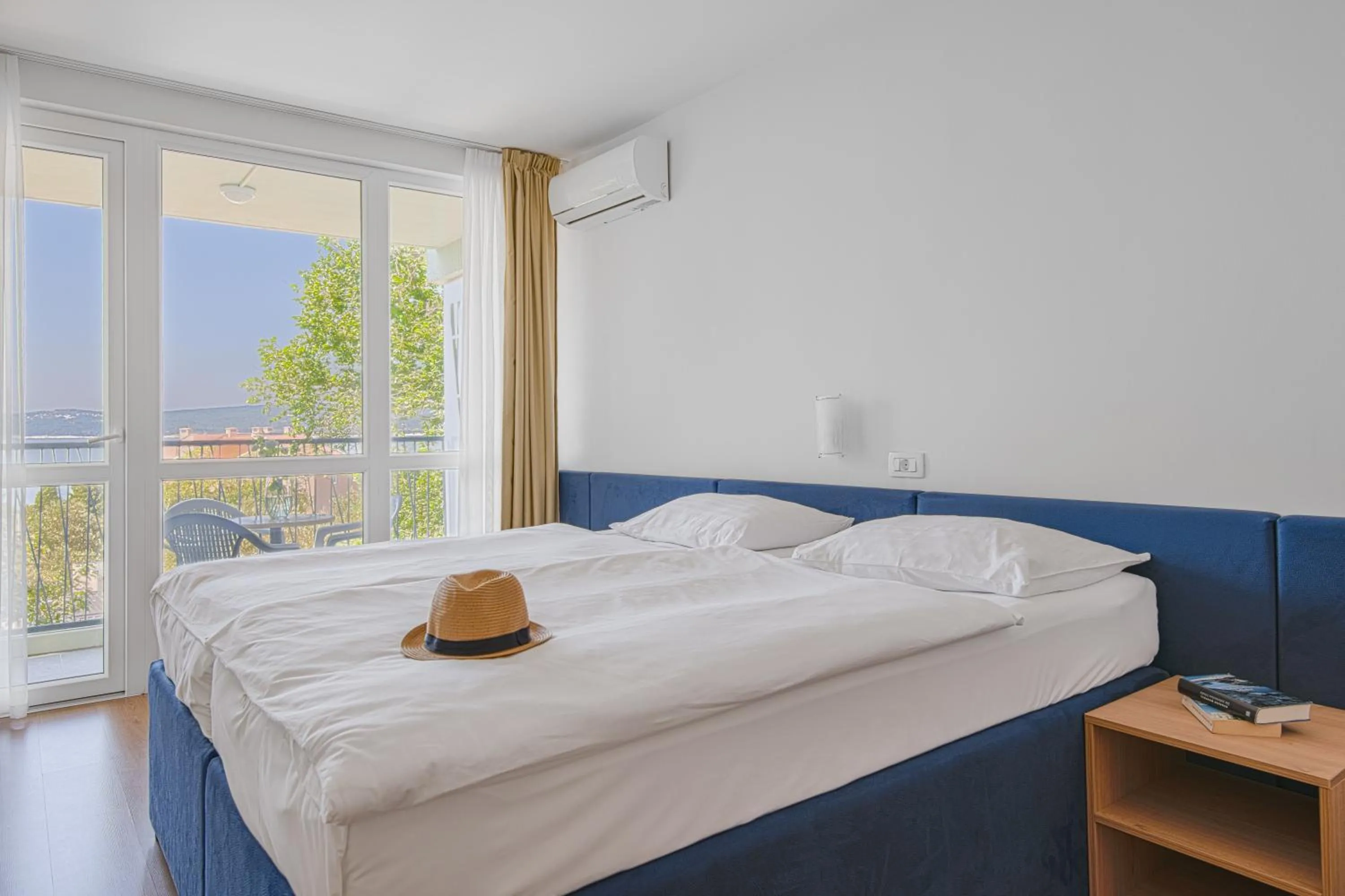 Bedroom, Bed in Paviljoni Slaven