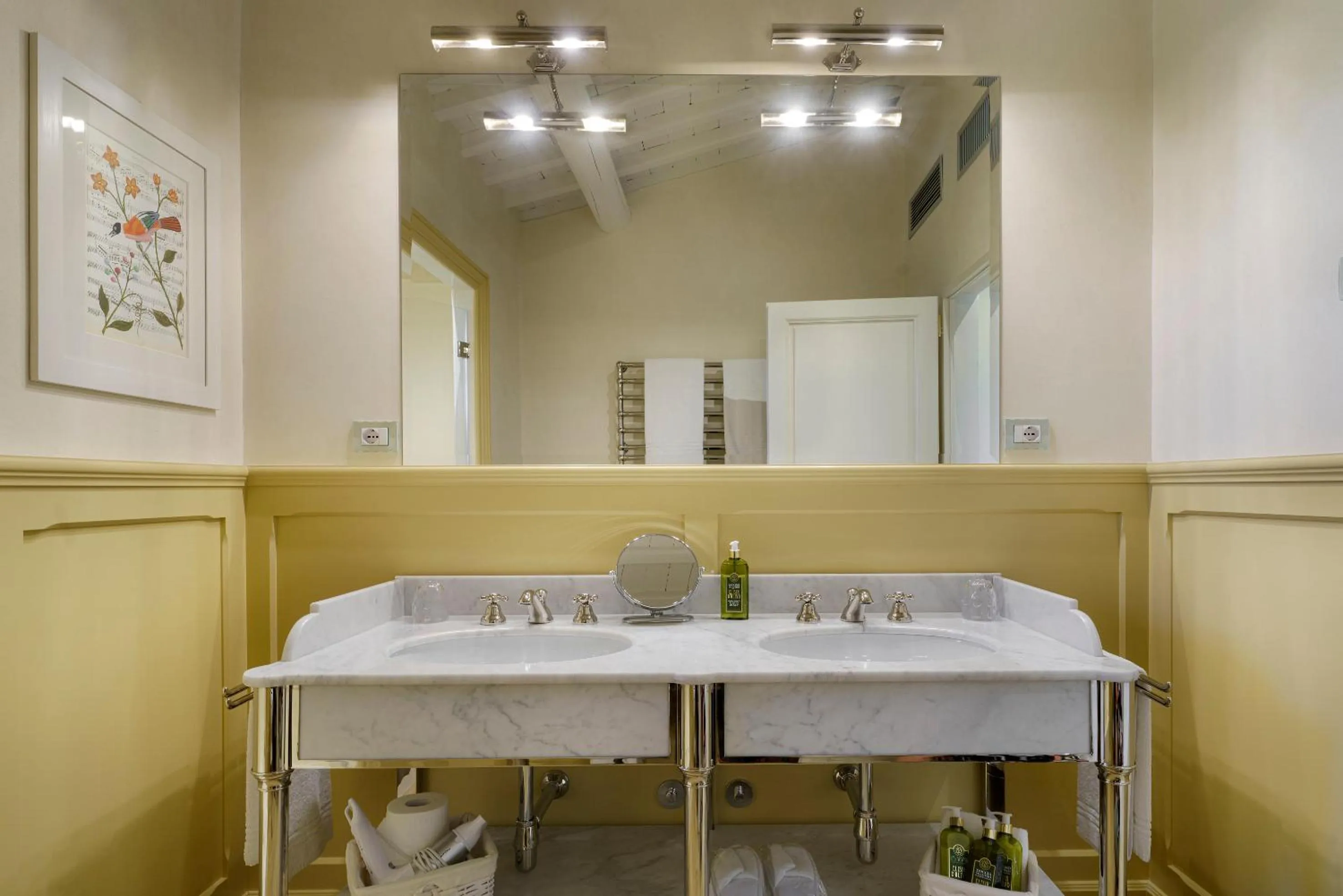 Bedroom in La Pietra Del Cabreo