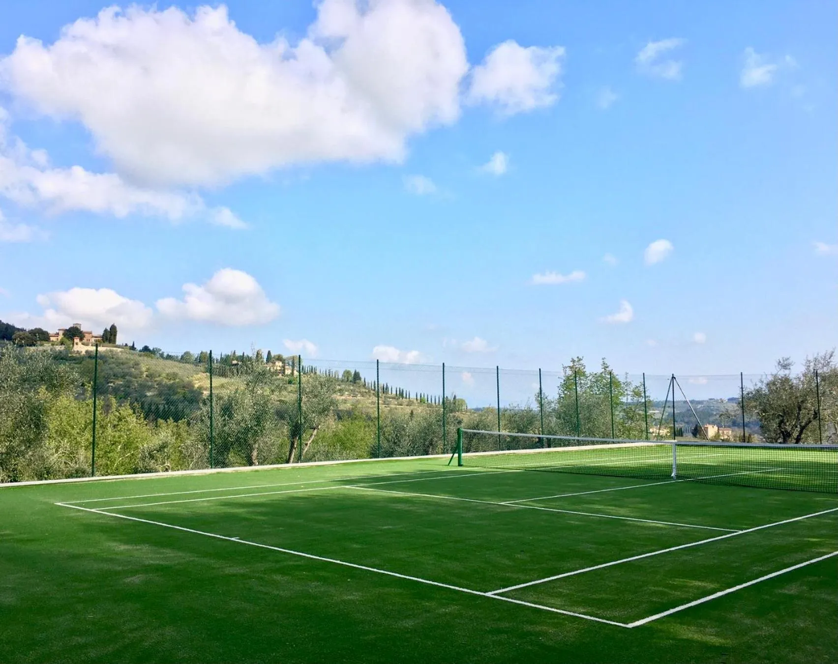 Tennis court in La Pietra Del Cabreo