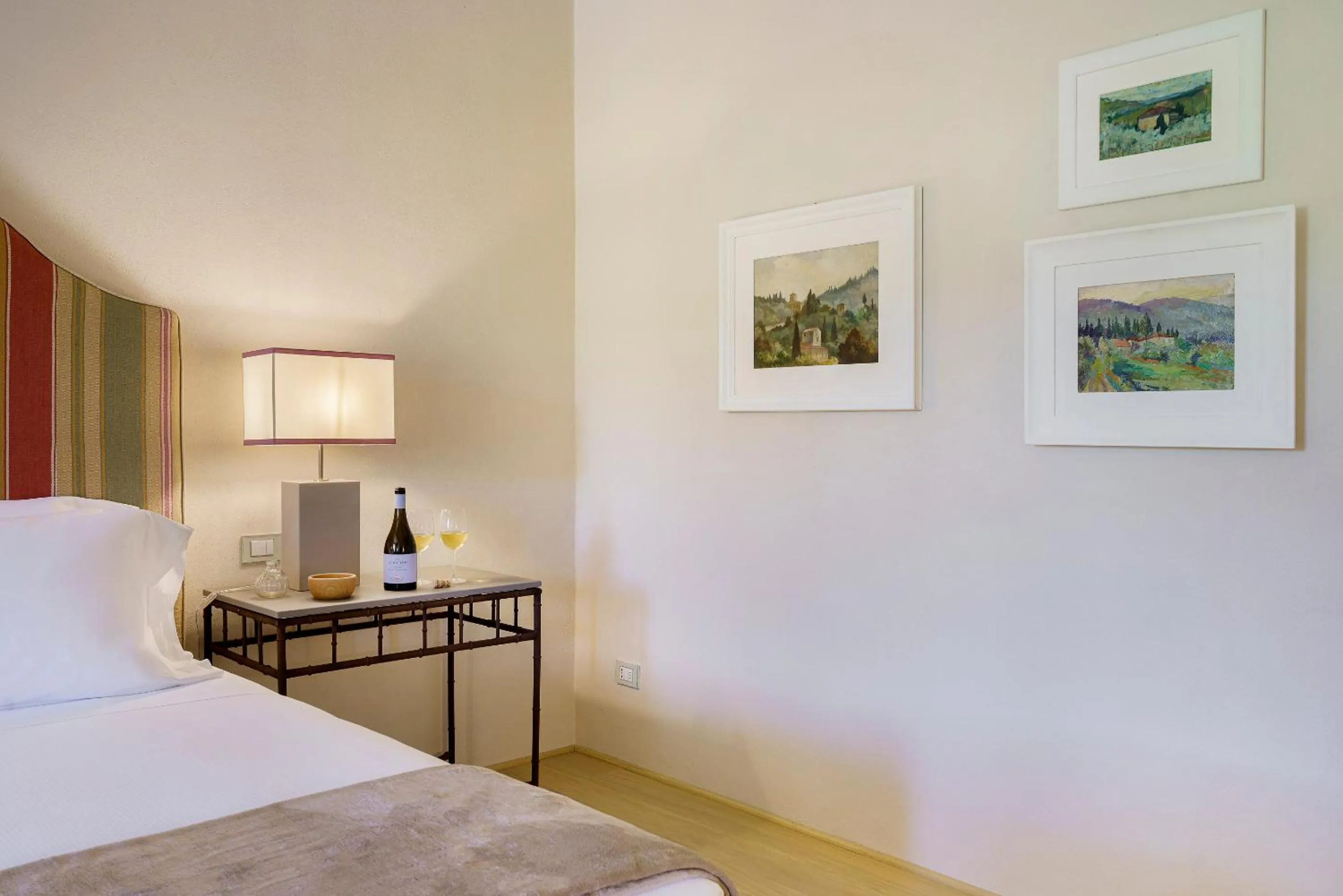 Photo of the whole room, Bed in La Pietra Del Cabreo