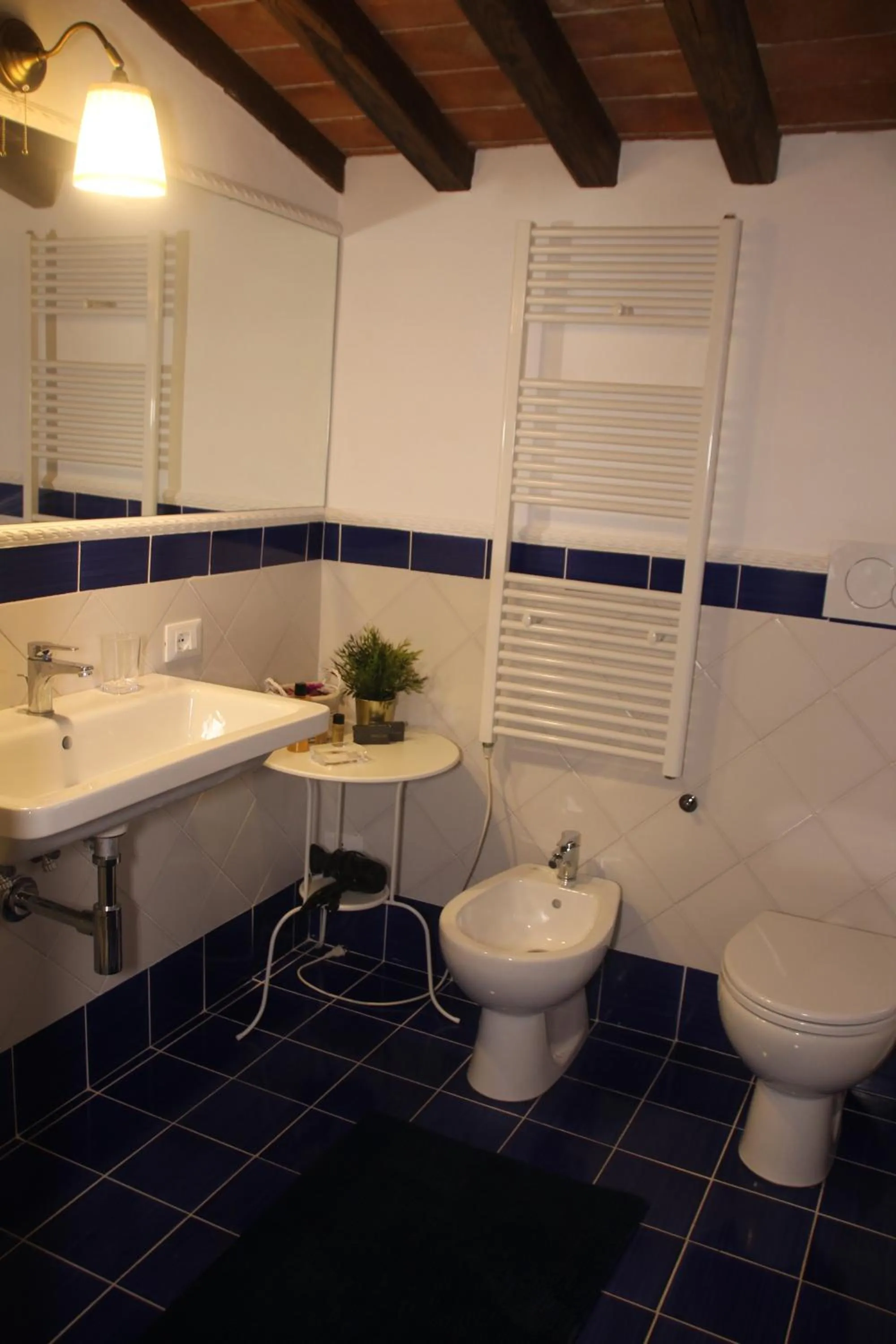 Bathroom in Maison del Borgo