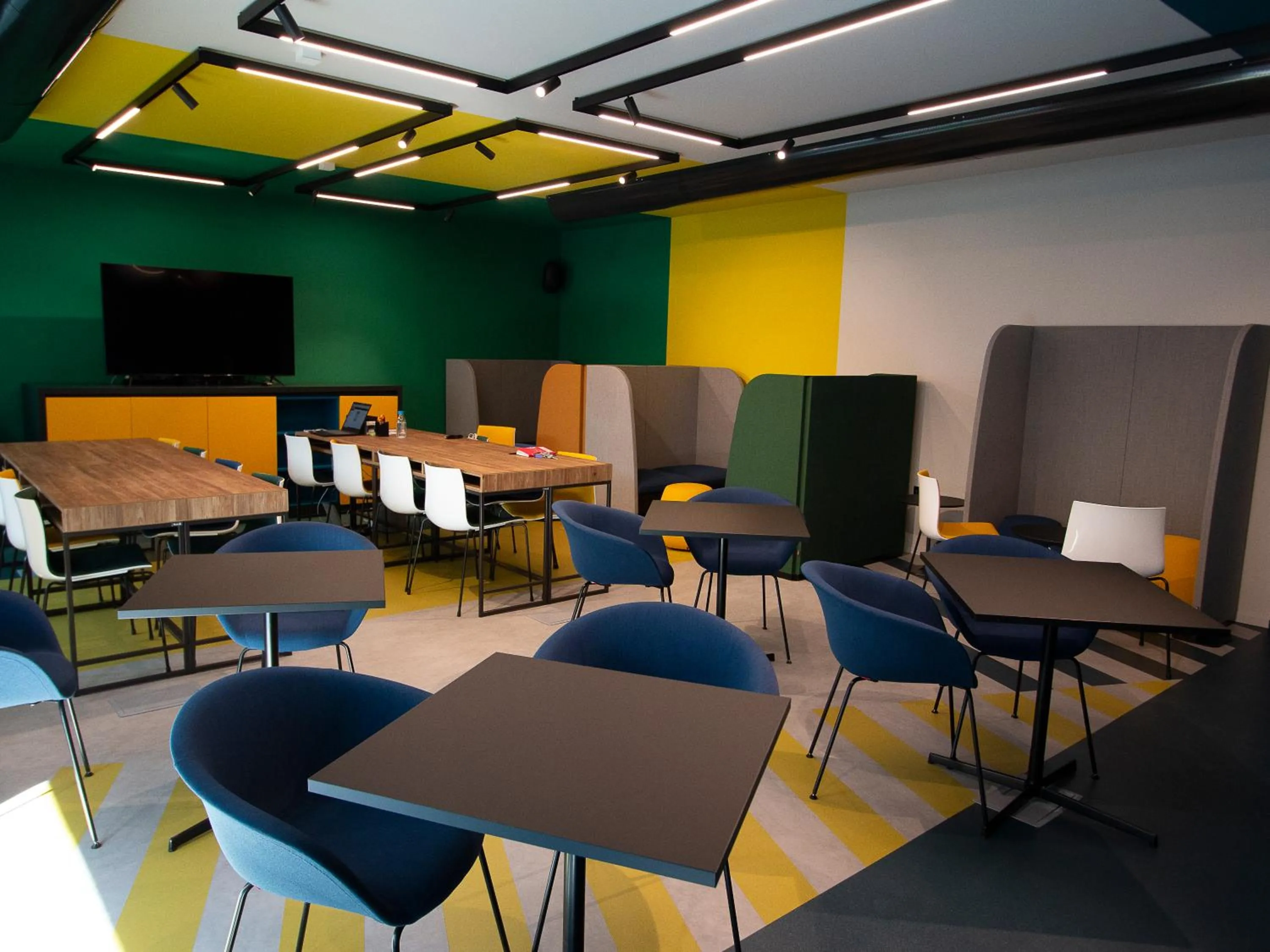 Communal lounge/ TV room in Demo Hotel Design Emotion