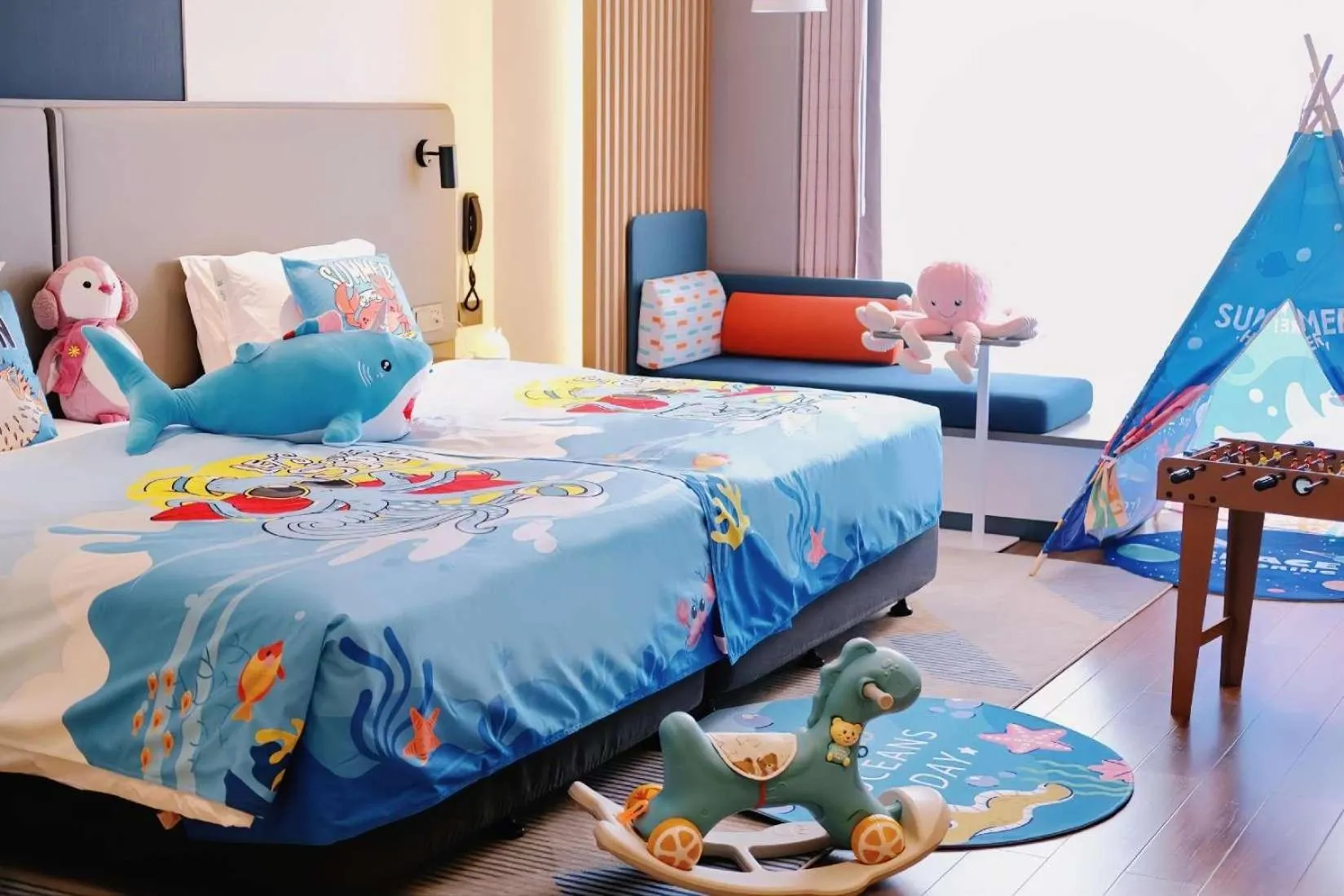 children, Bed in Holiday Inn Express Nanning Jiangnan by IHG