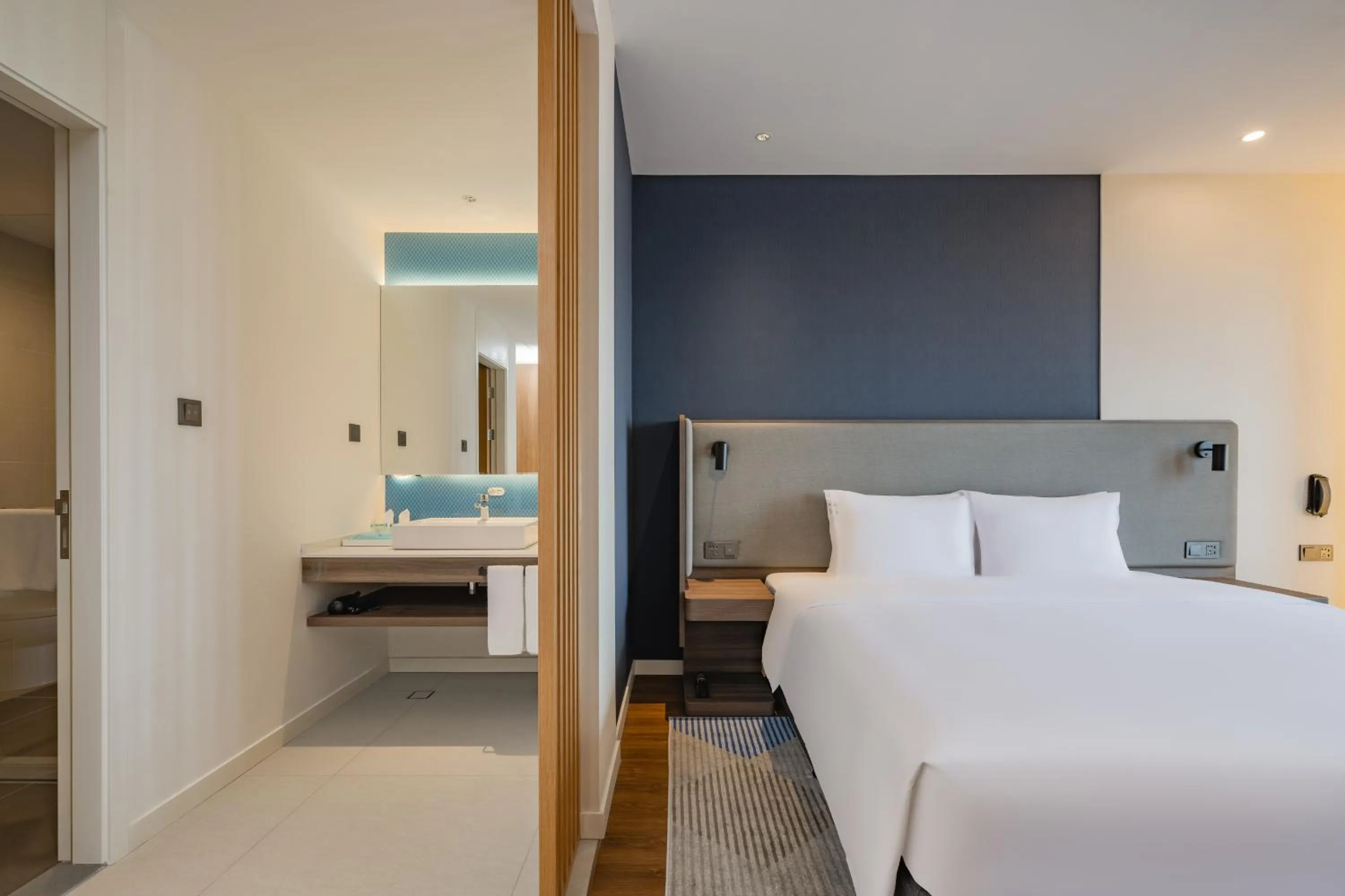 Bed in Holiday Inn Express Nanning Jiangnan by IHG