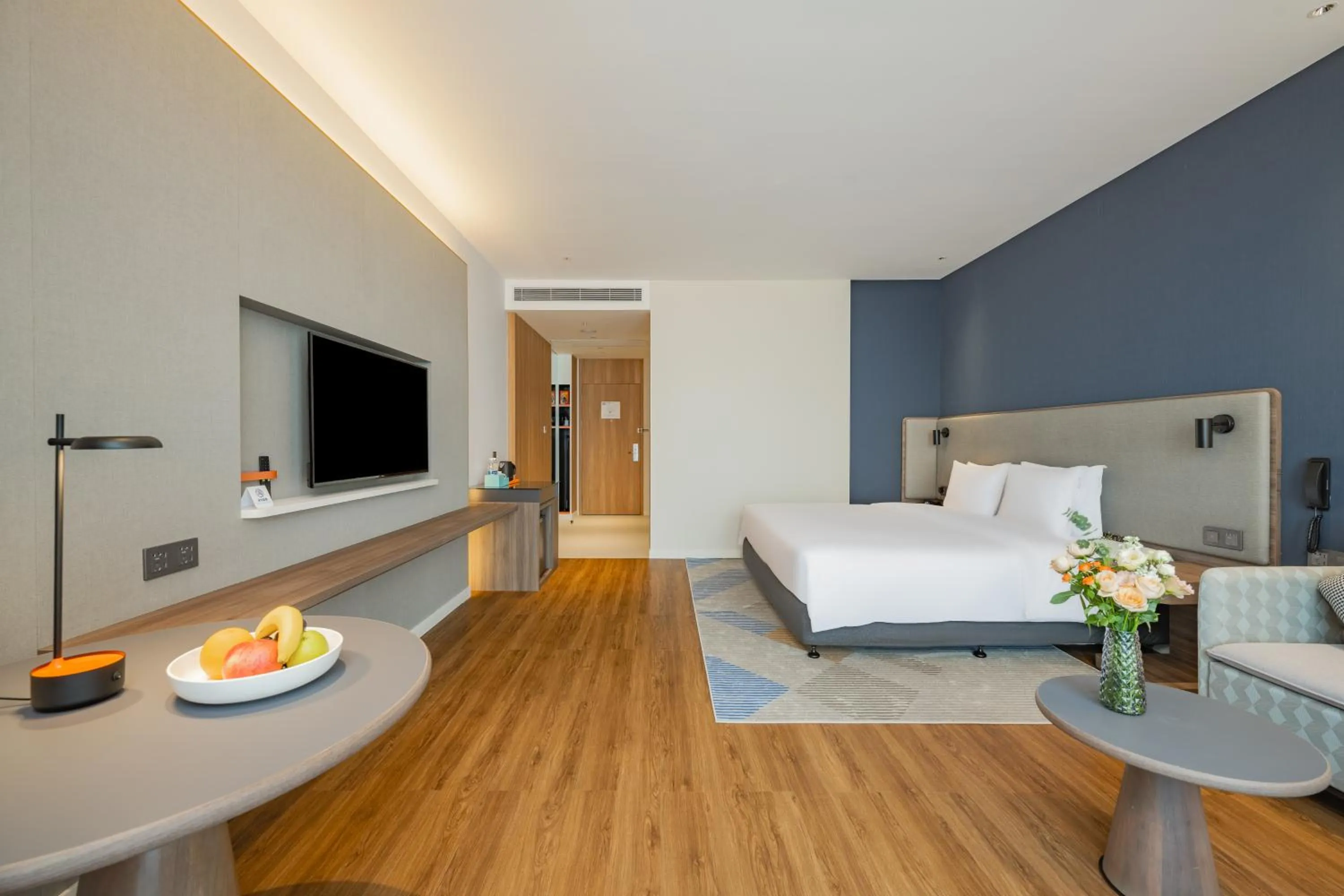 Photo of the whole room, Bed in Holiday Inn Express Nanning Jiangnan by IHG