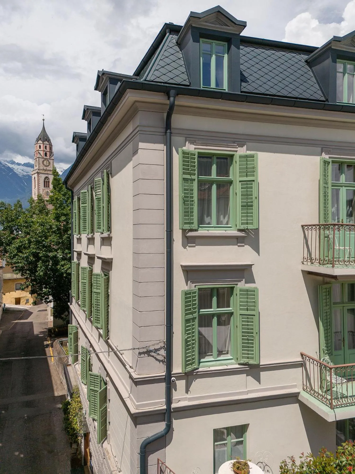 Property building in Steinach Townhouse Meran
