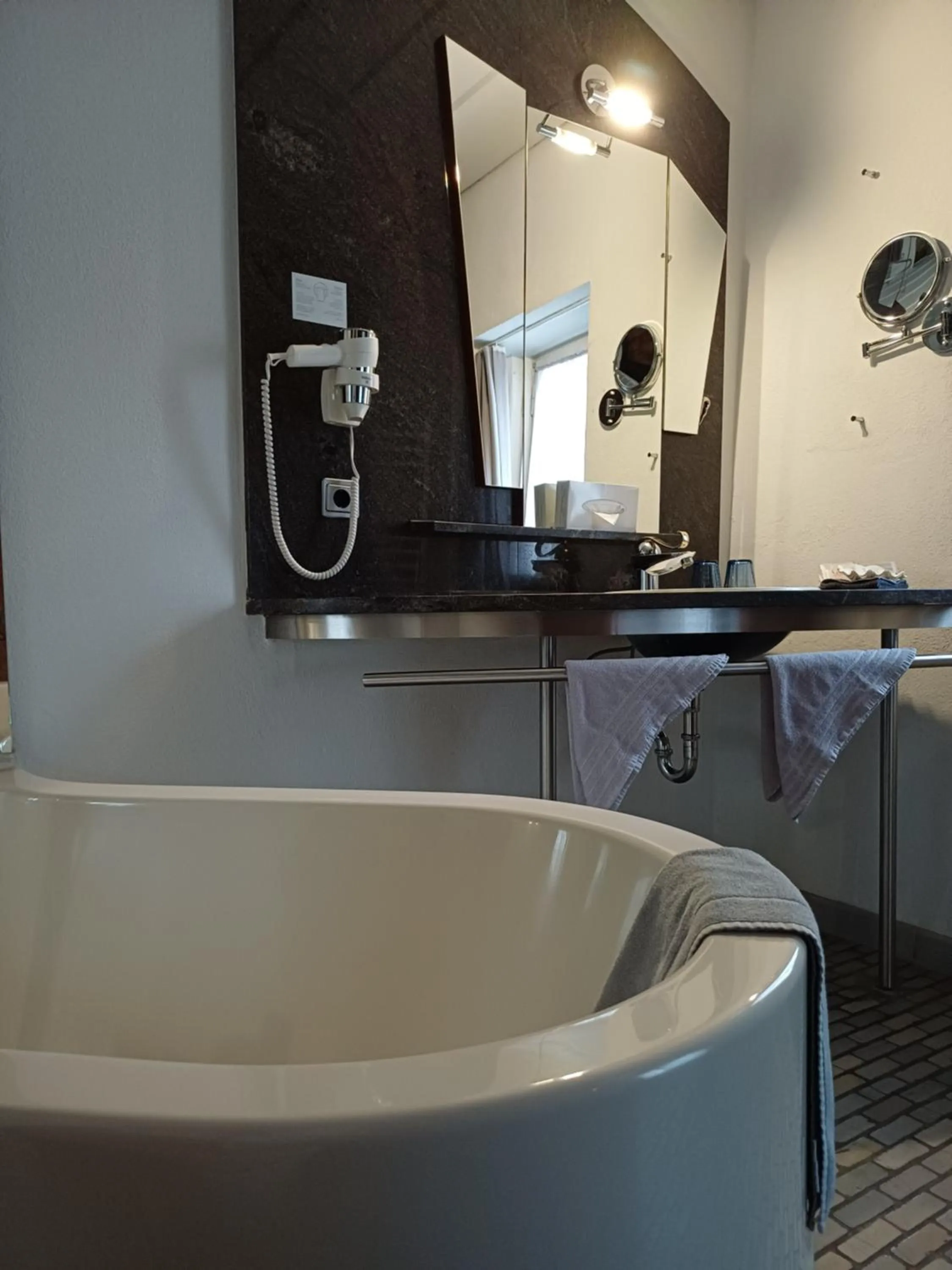 Bath in Schiefes Haus