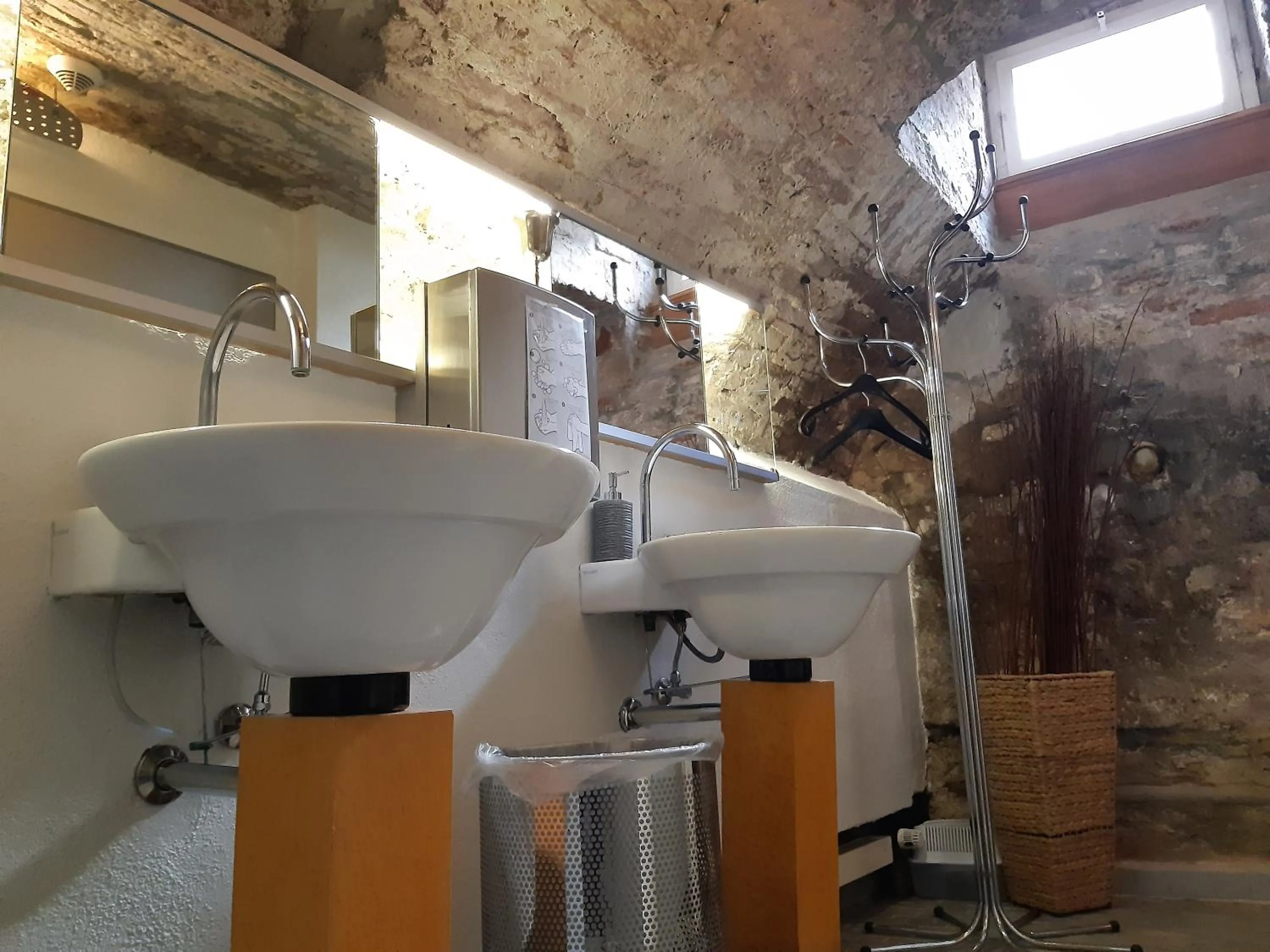 Property building in Schiefes Haus