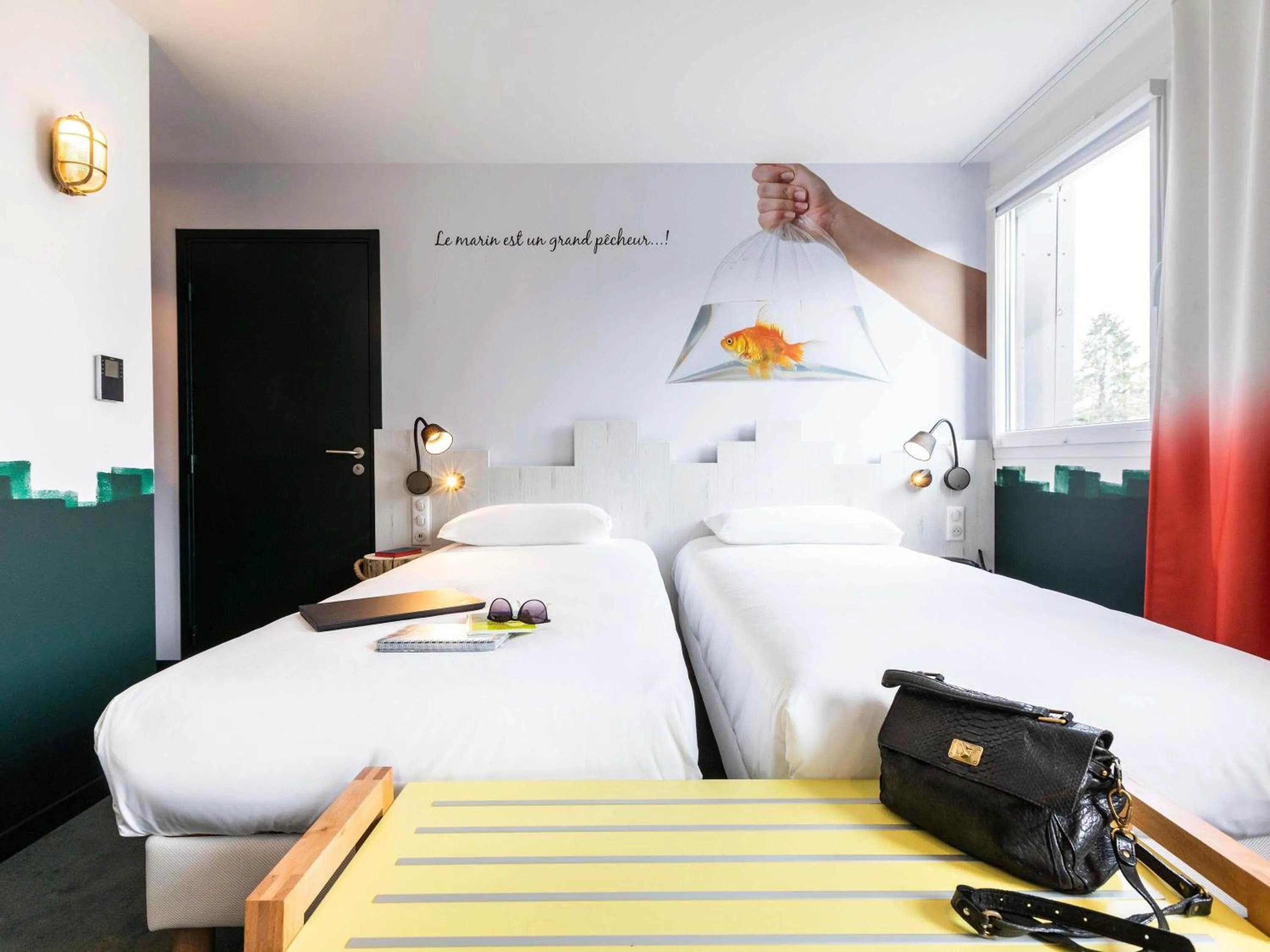 Bedroom, Bed in ibis Styles Thonon-les-Bains
