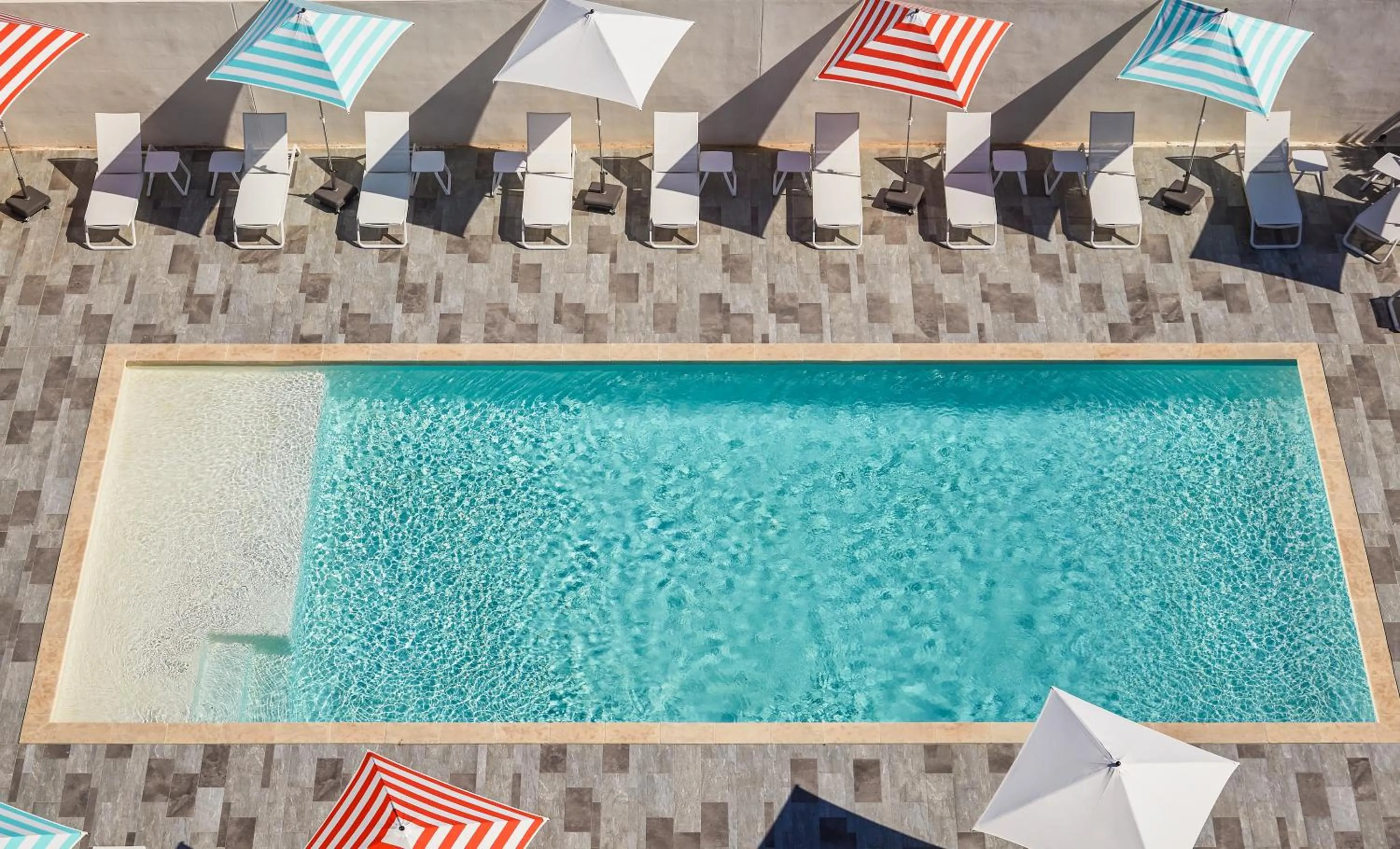 Swimming pool in Ibis Styles Montpellier Aéroport Parc Des Expos