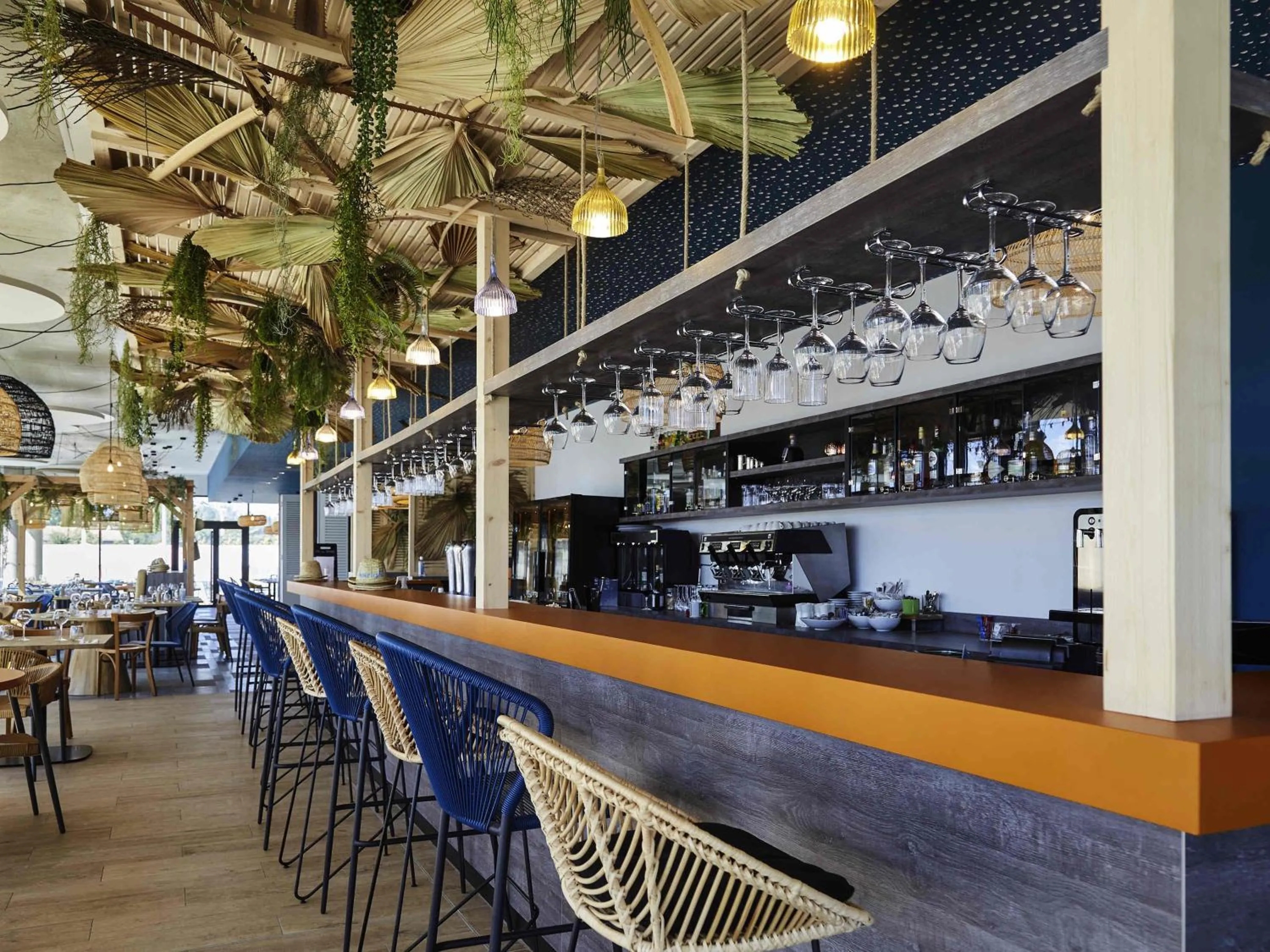 Lounge or bar in Ibis Styles Montpellier Aéroport Parc Des Expos