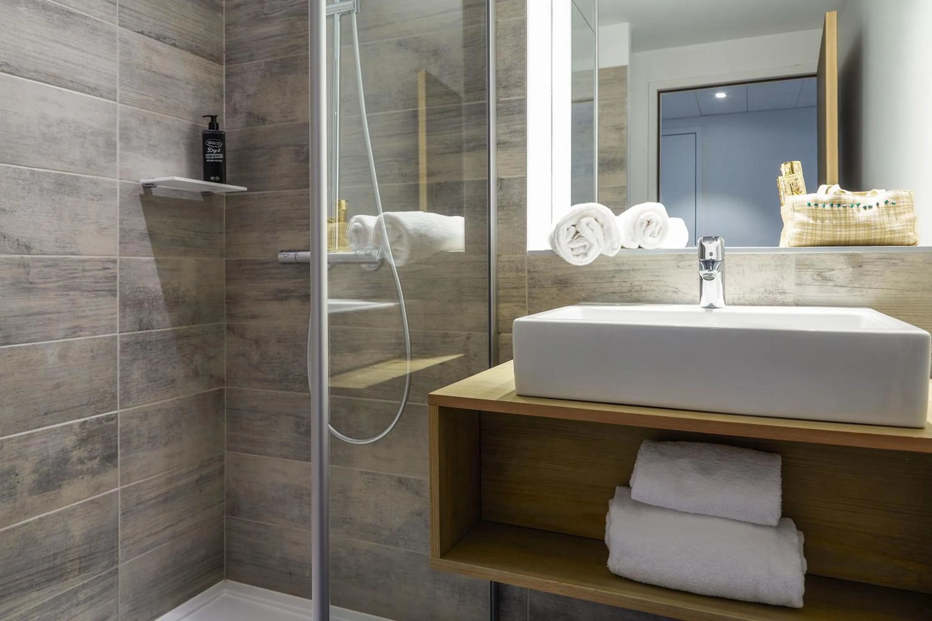 Bathroom in Ibis Styles Montpellier Aéroport Parc Des Expos