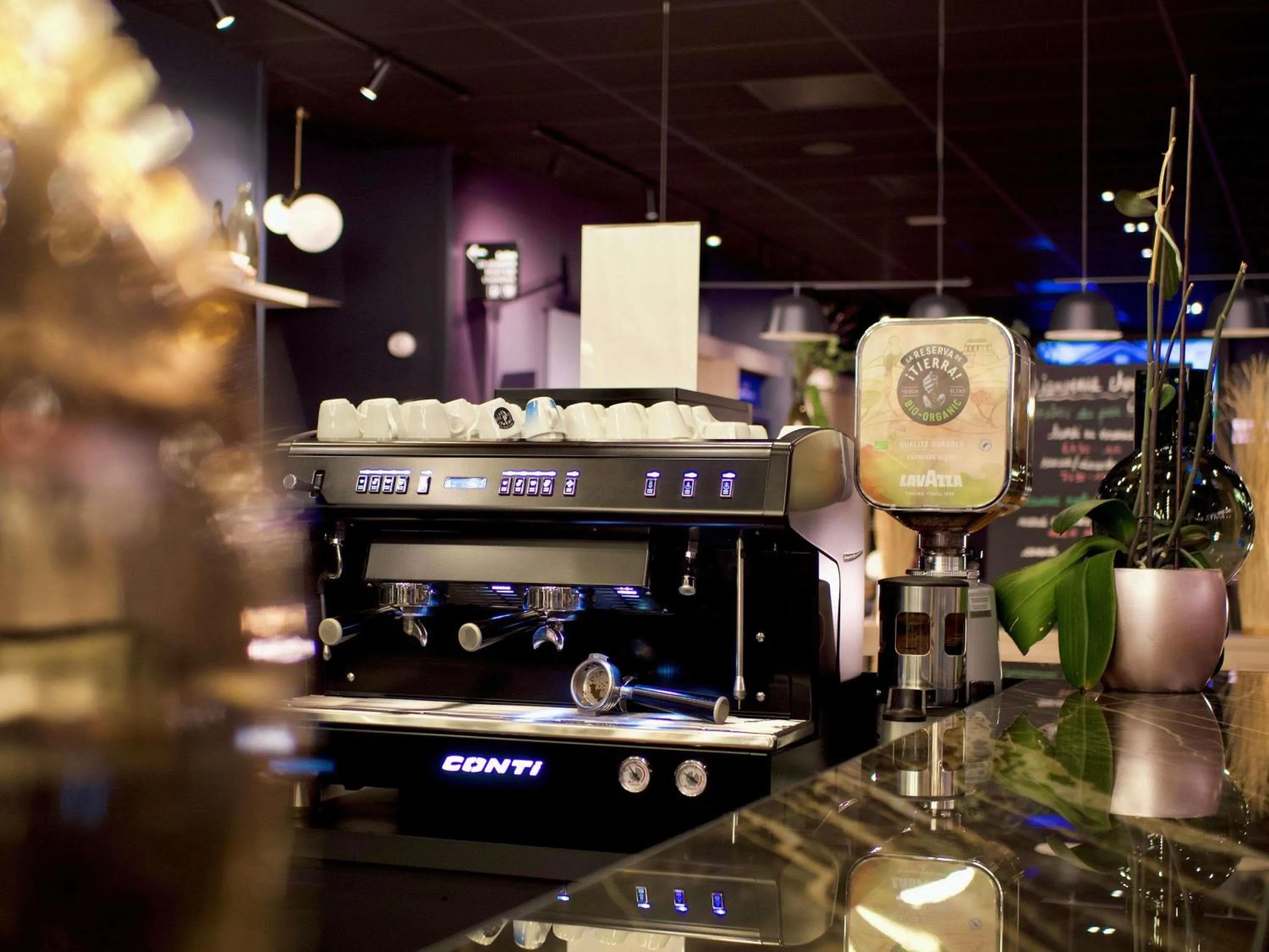 Lounge or bar in ibis Styles Arras Centre