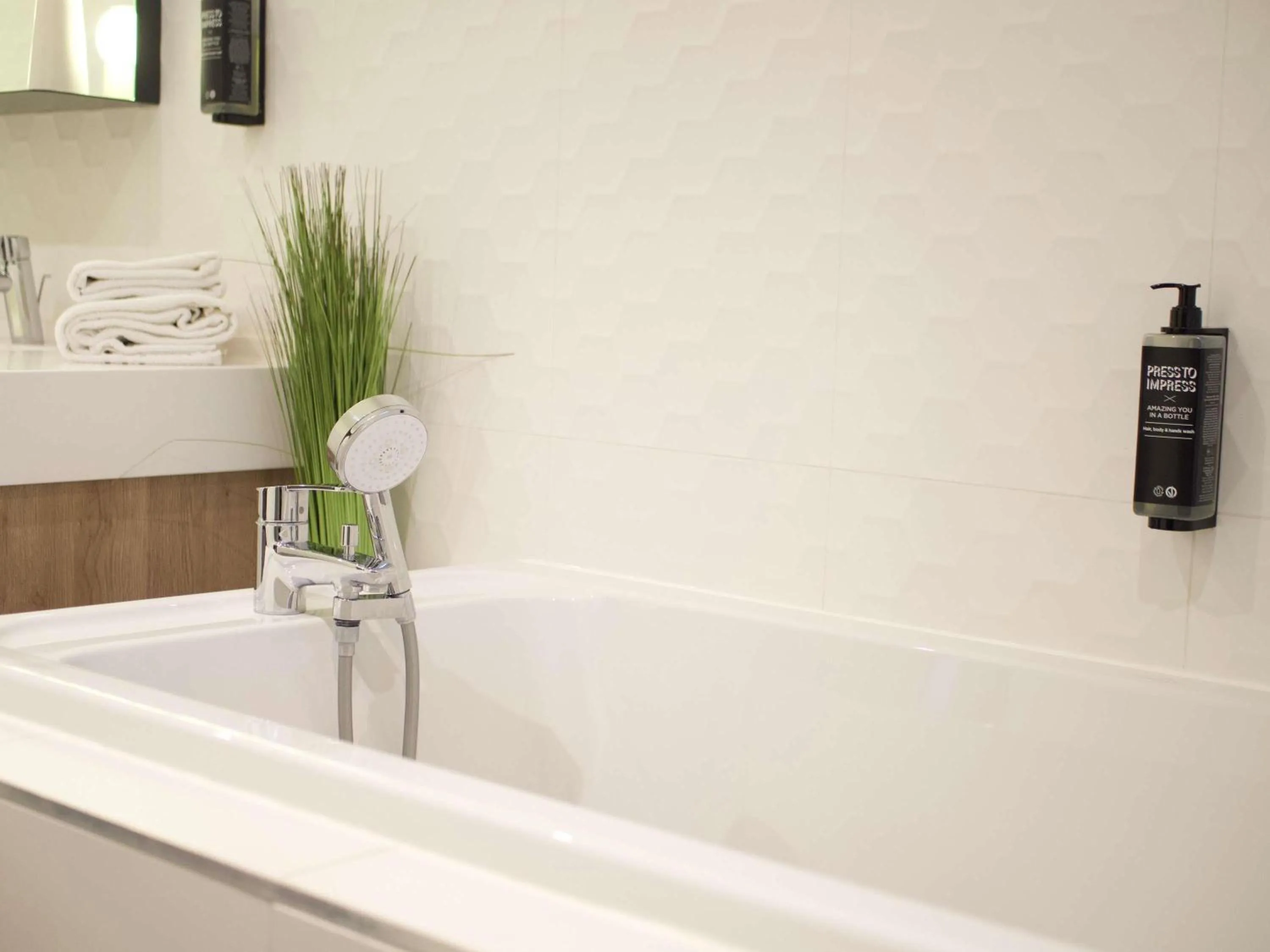 Bedroom in ibis Styles Arras Centre