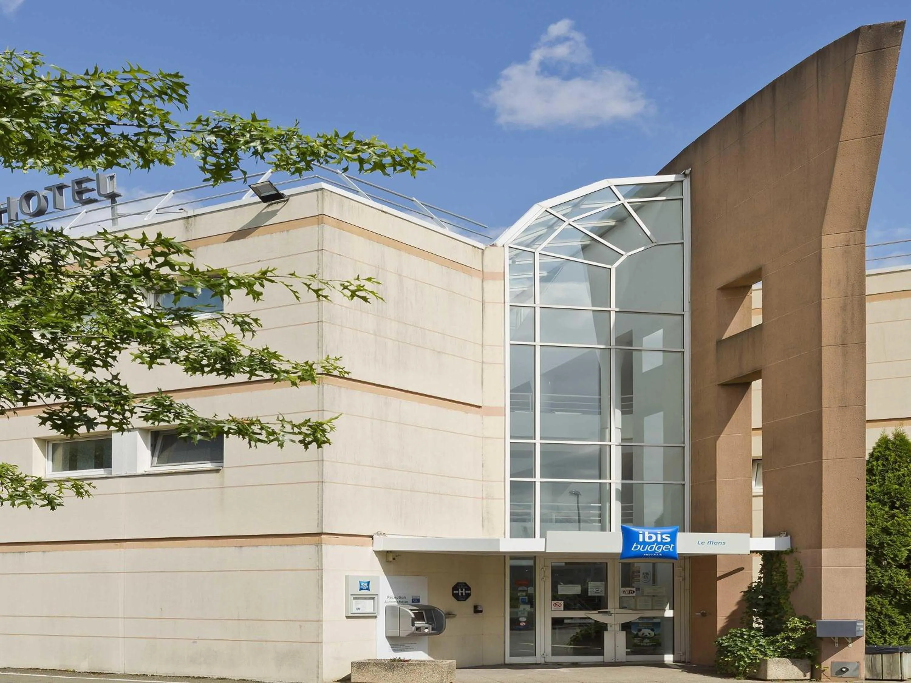 Property building in ibis budget Le Mans Universite
