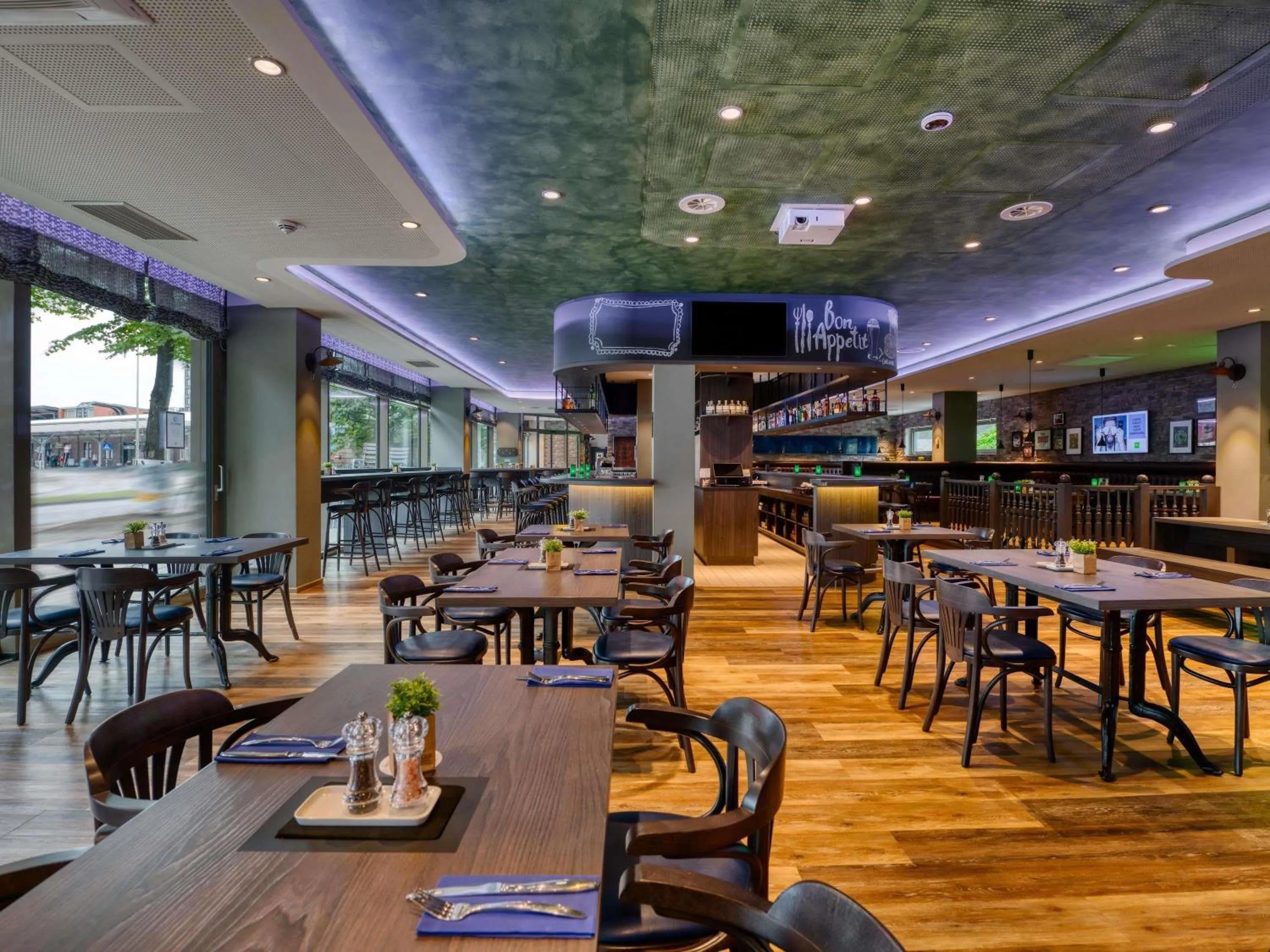 Restaurant/places to eat in ibis Styles Hamburg Barmbek