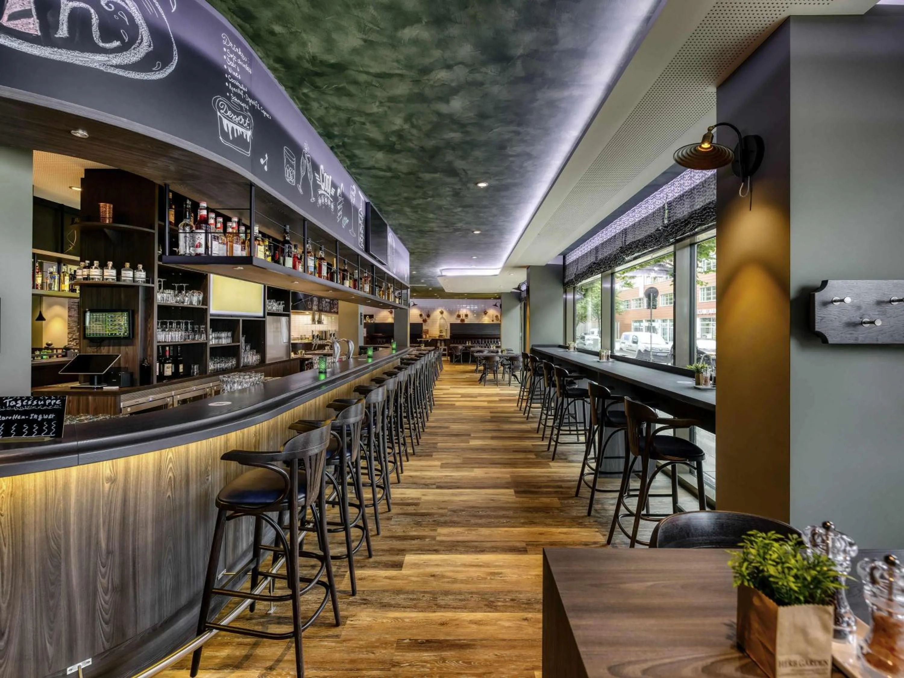 Lounge or bar in ibis Styles Hamburg Barmbek