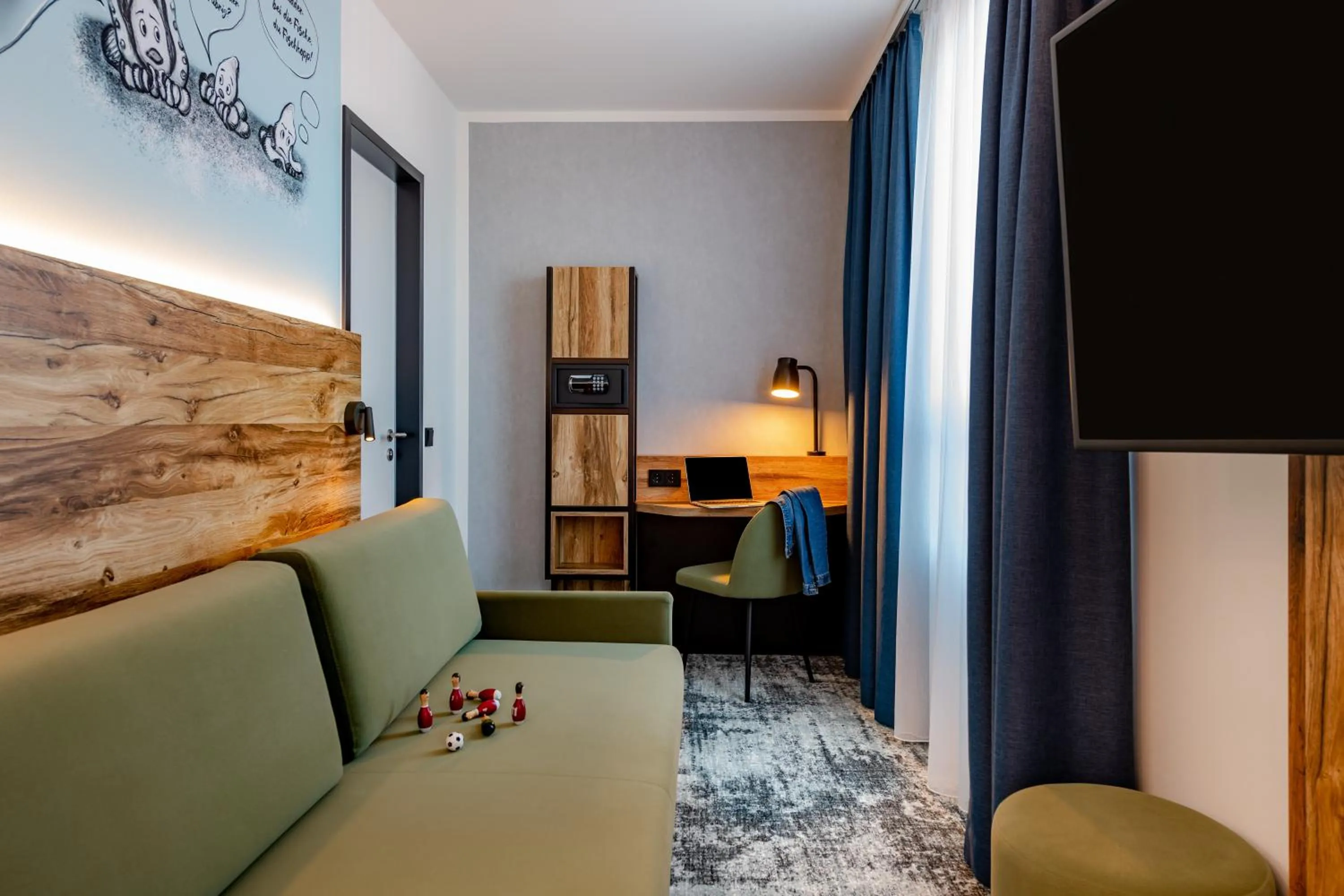 Photo of the whole room in ibis Styles Hamburg Barmbek