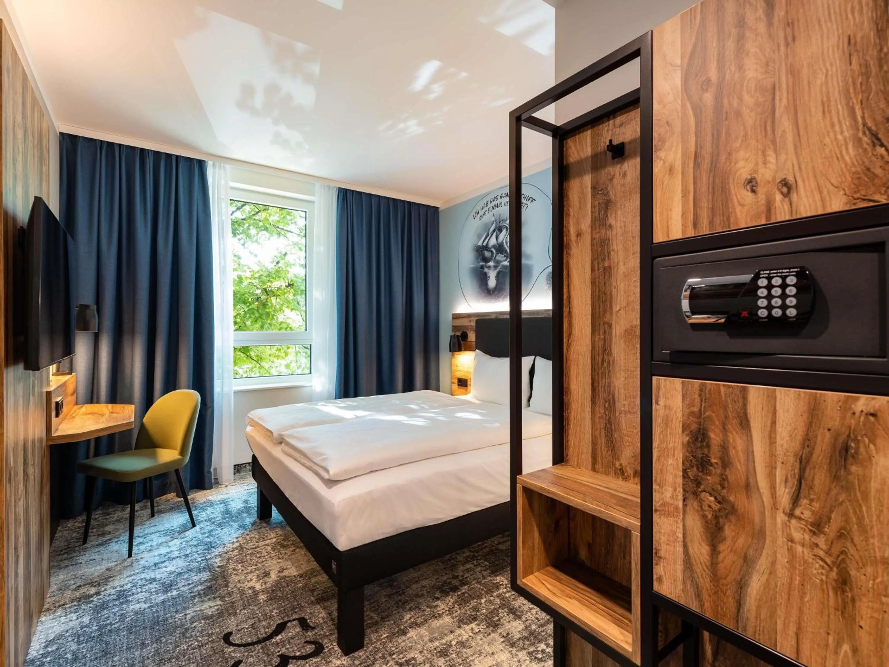 Property building, Bed in ibis Styles Hamburg Barmbek