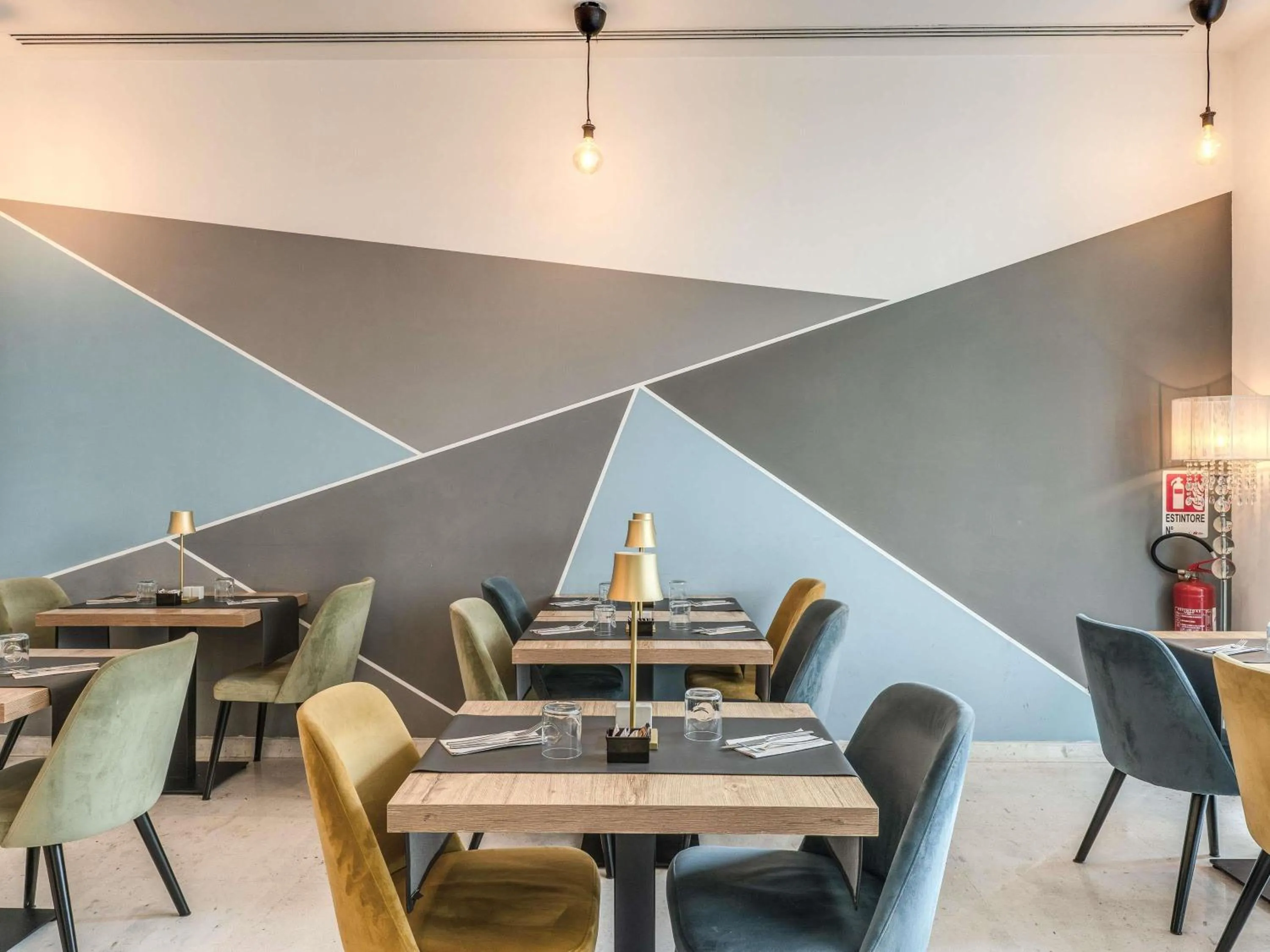 Restaurant/places to eat in Mercure Roma Centro Termini