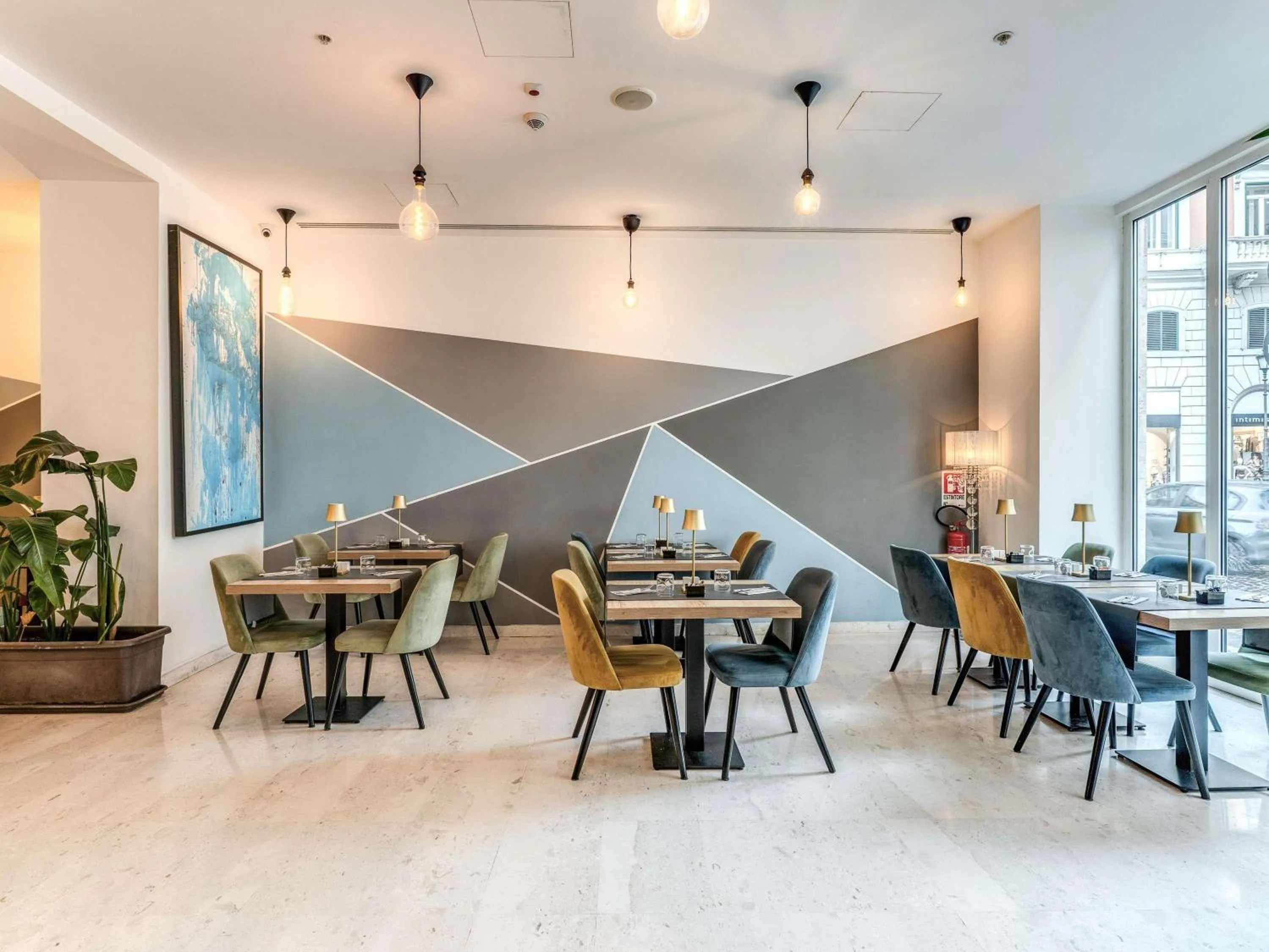 Restaurant/places to eat in Mercure Roma Centro Termini