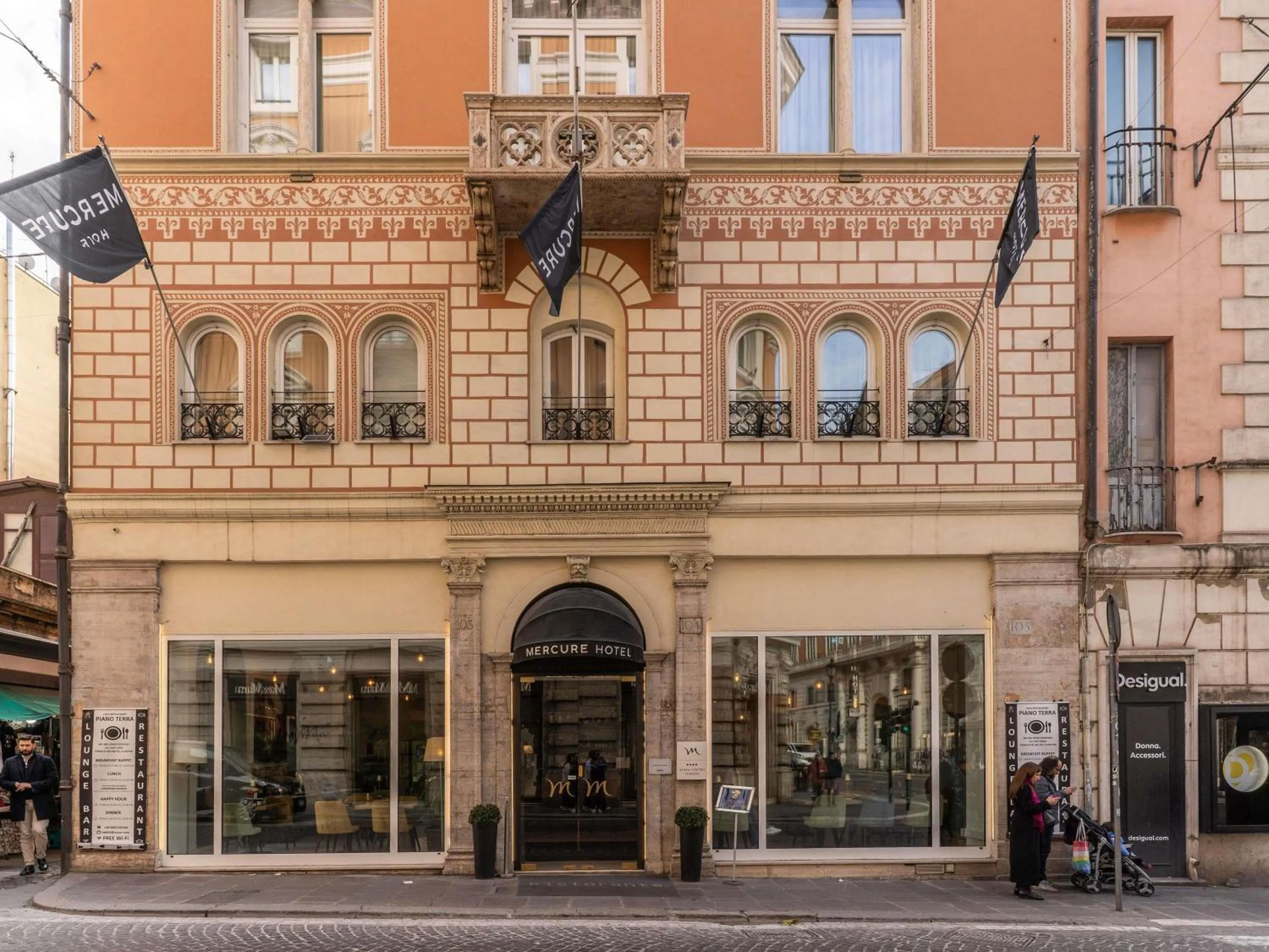 Property building in Mercure Roma Centro Termini
