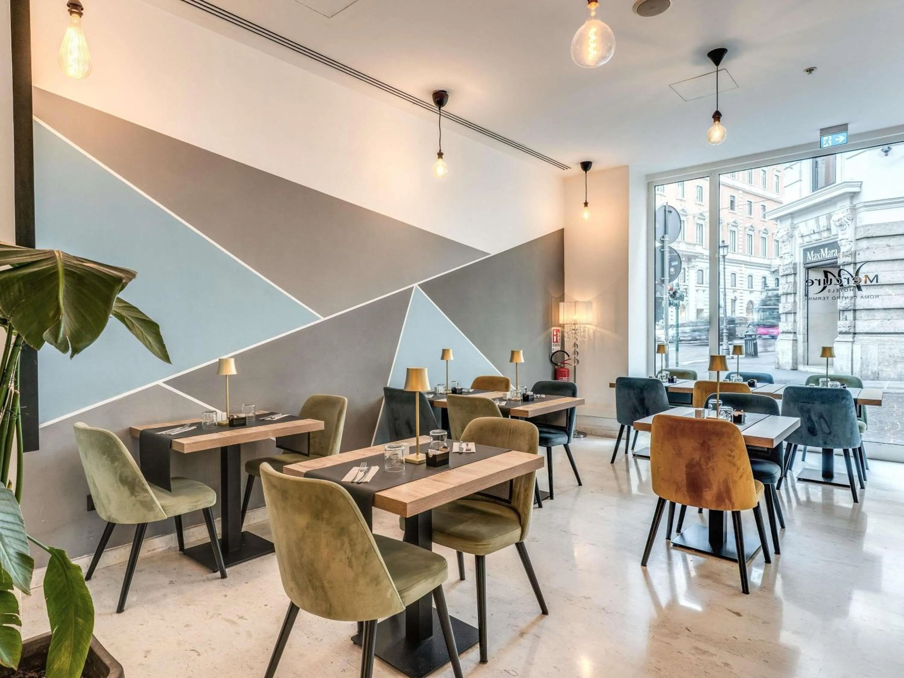 Property building in Mercure Roma Centro Termini