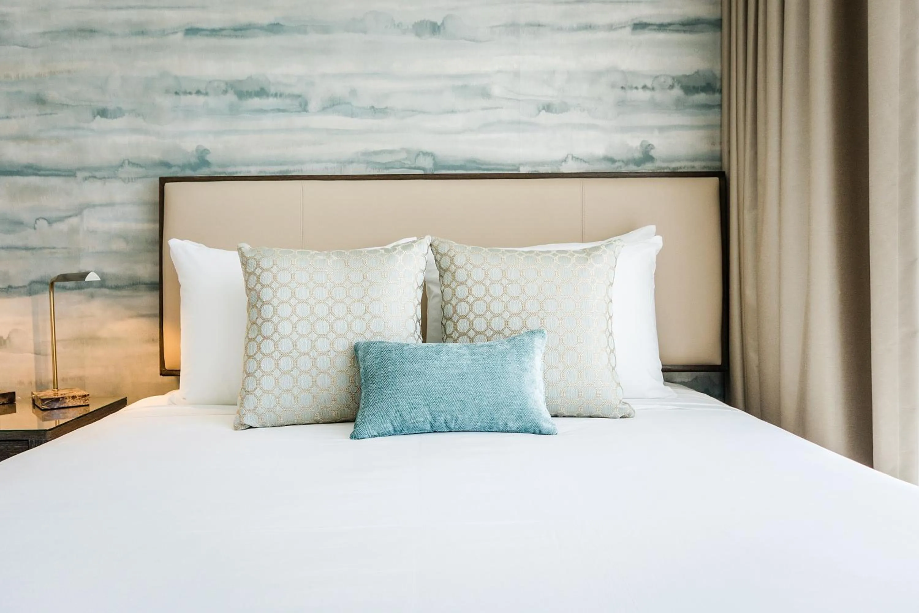 Bedroom, Bed in Iberostar Waves Miami Beach