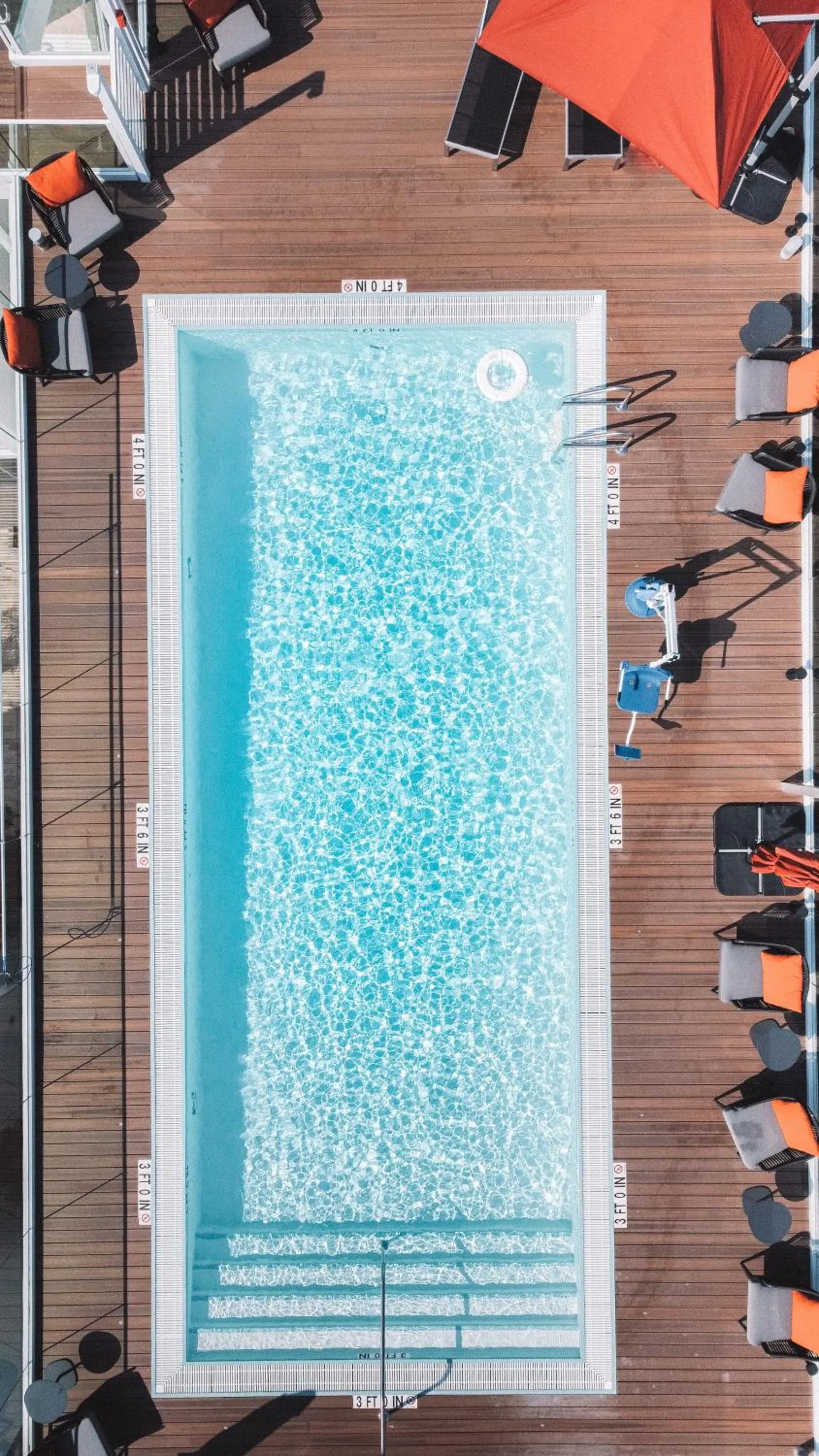 Swimming pool in Iberostar Waves Miami Beach