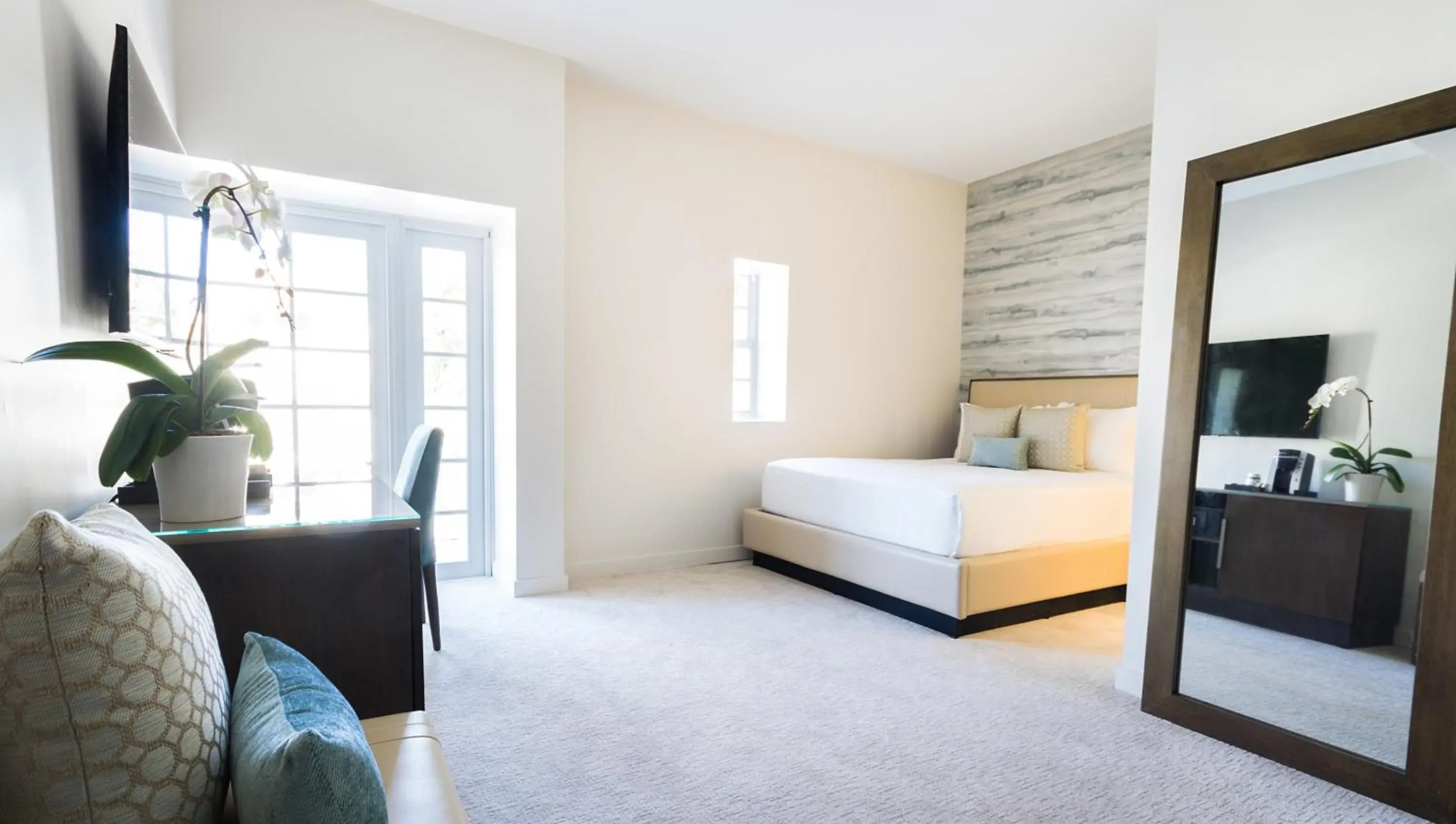 Classic 1 King ADA Hearing Impaired in Berkeley Park MGallery Hotel Collection Classic 1 King ADA Hearing Impaired in Berkeley Park MGallery Hotel Collection