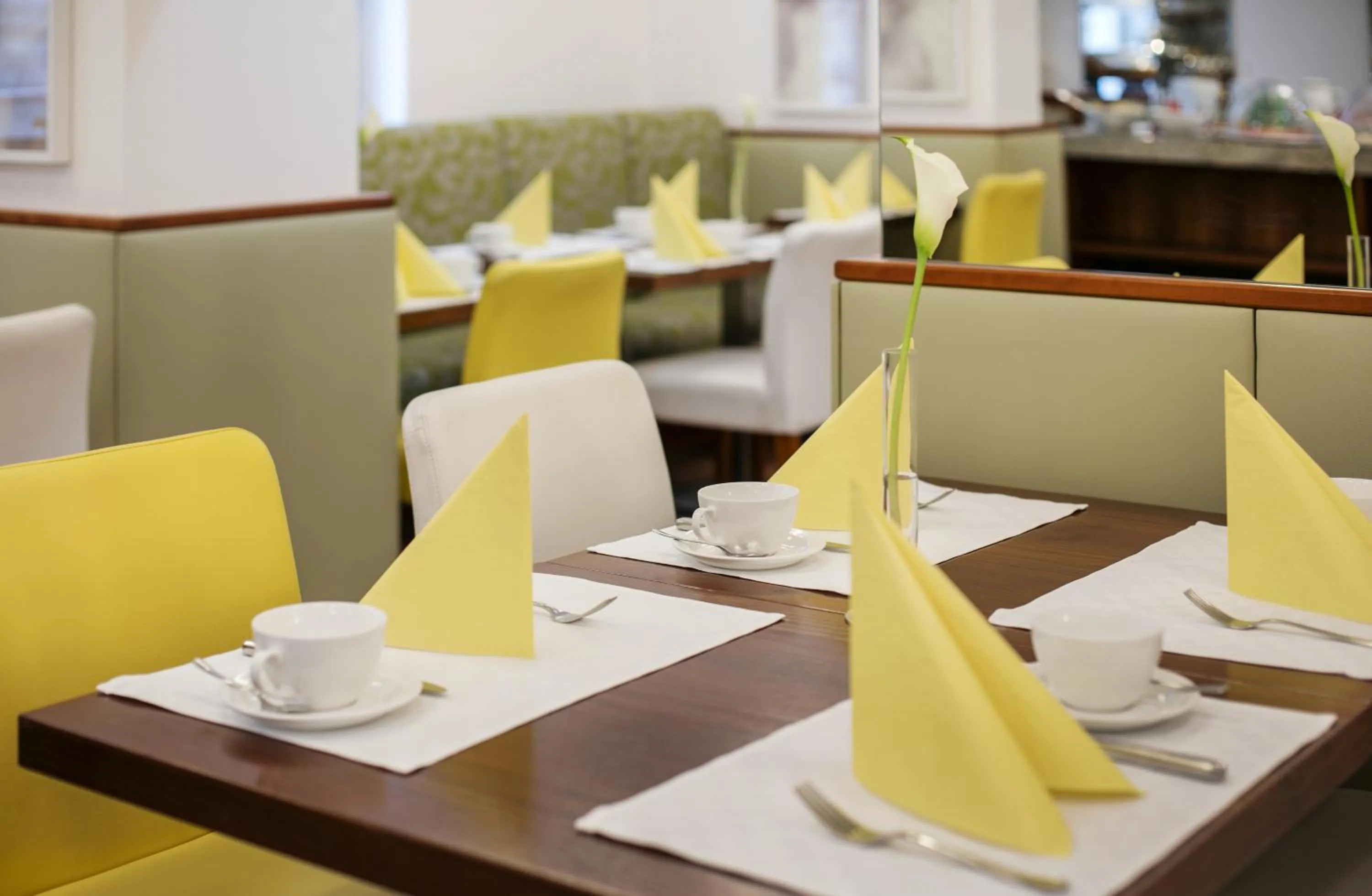 Restaurant/places to eat in Boutique Hotel Das Tigra