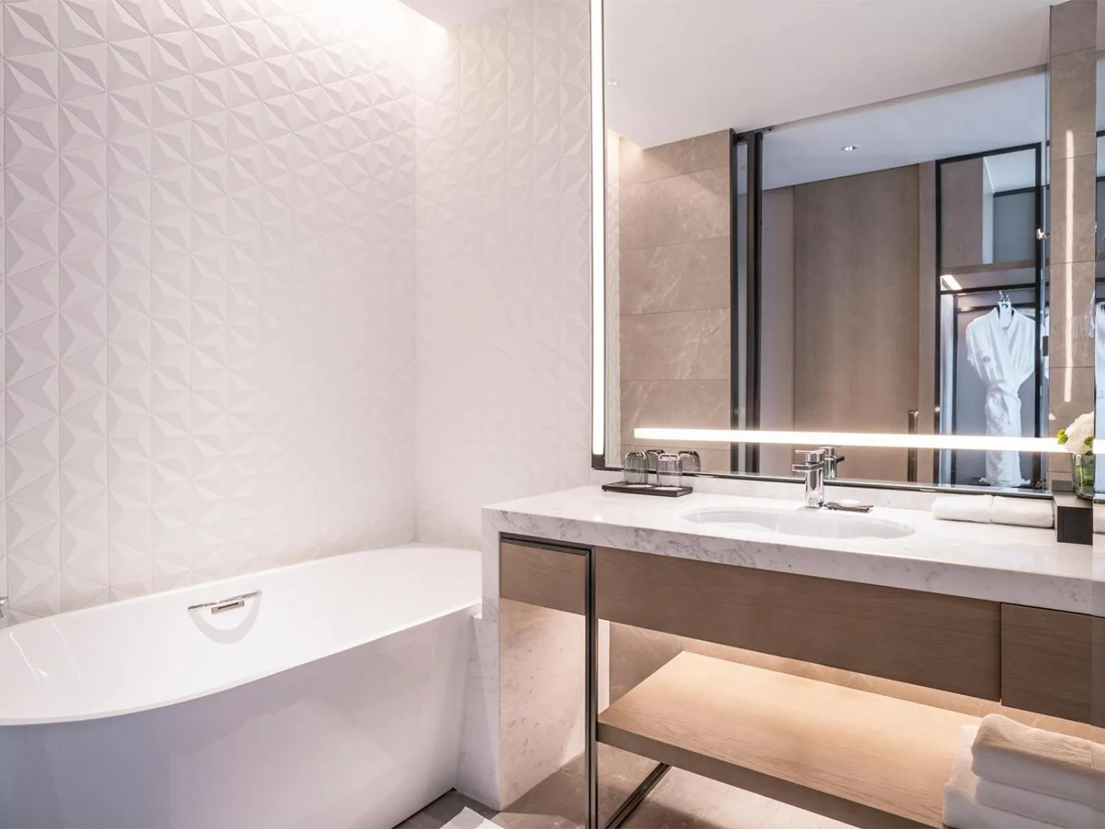 Bathroom in Pullman Jiaxing Pinghu Excellence