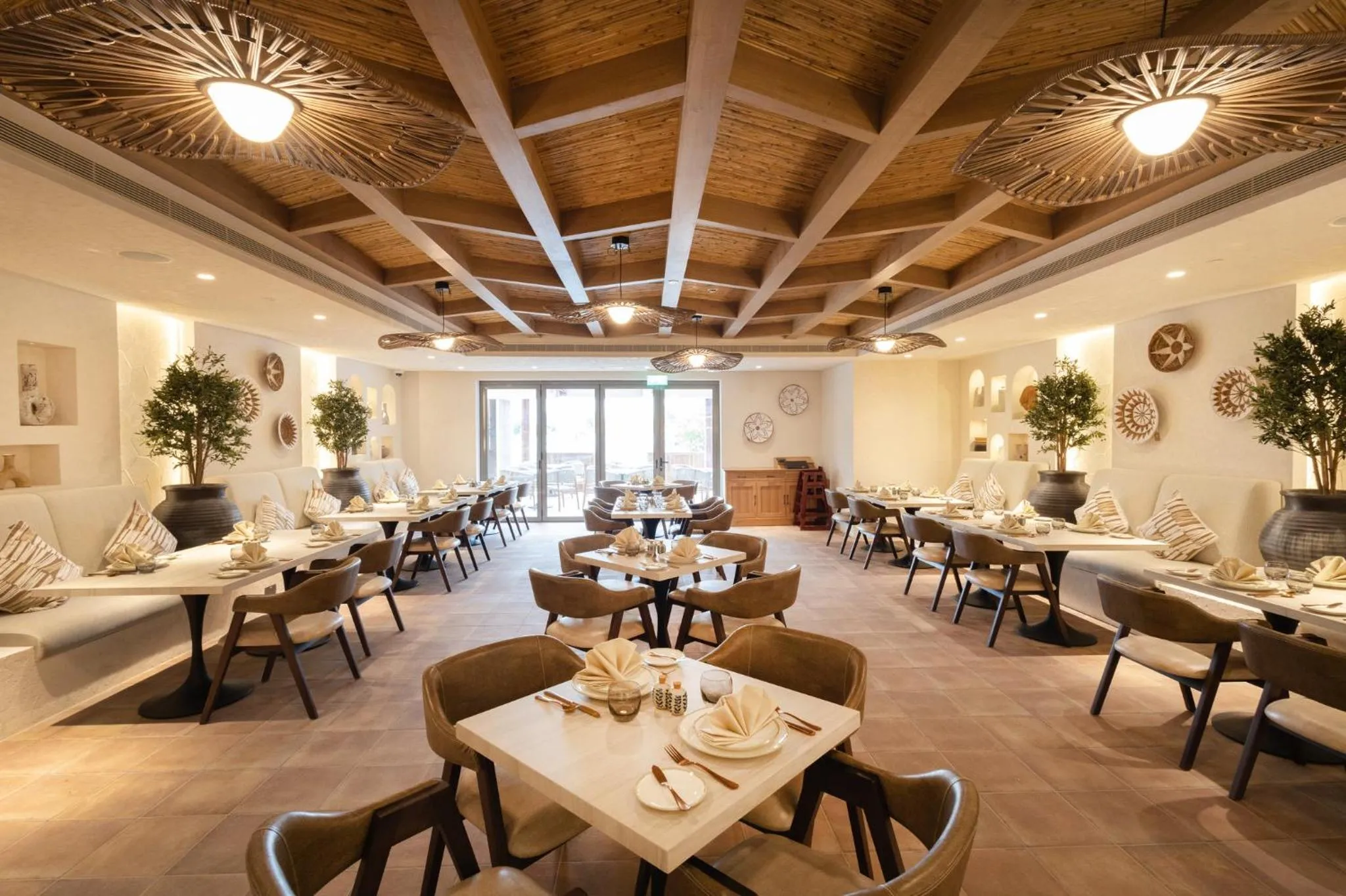 Restaurant/places to eat in Th8 Palm Dubai Beach Resort, Vignette Collection by IHG