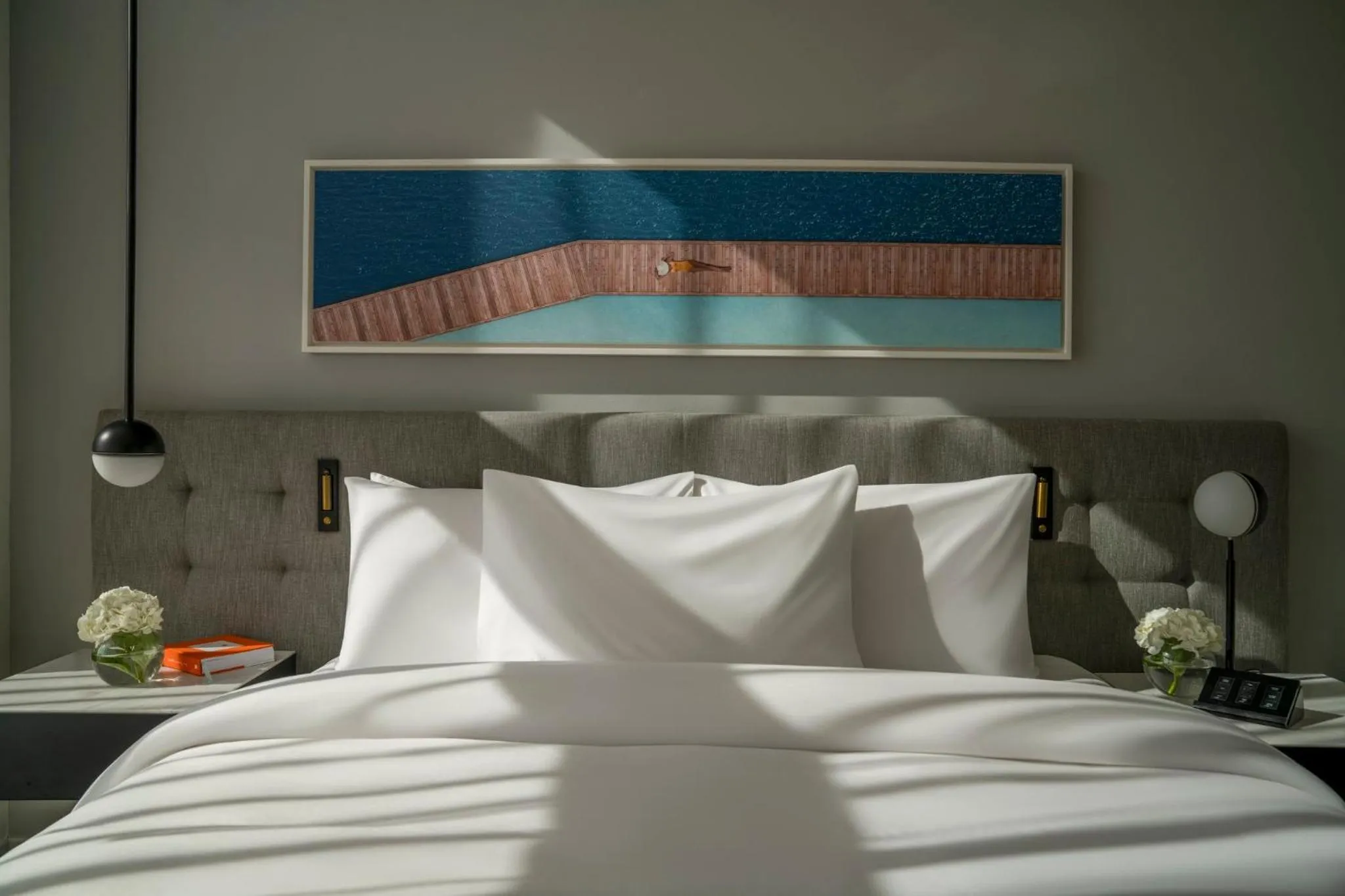 Photo of the whole room, Bed in Th8 Palm Dubai Beach Resort Vignette Collection, an IHG hotel