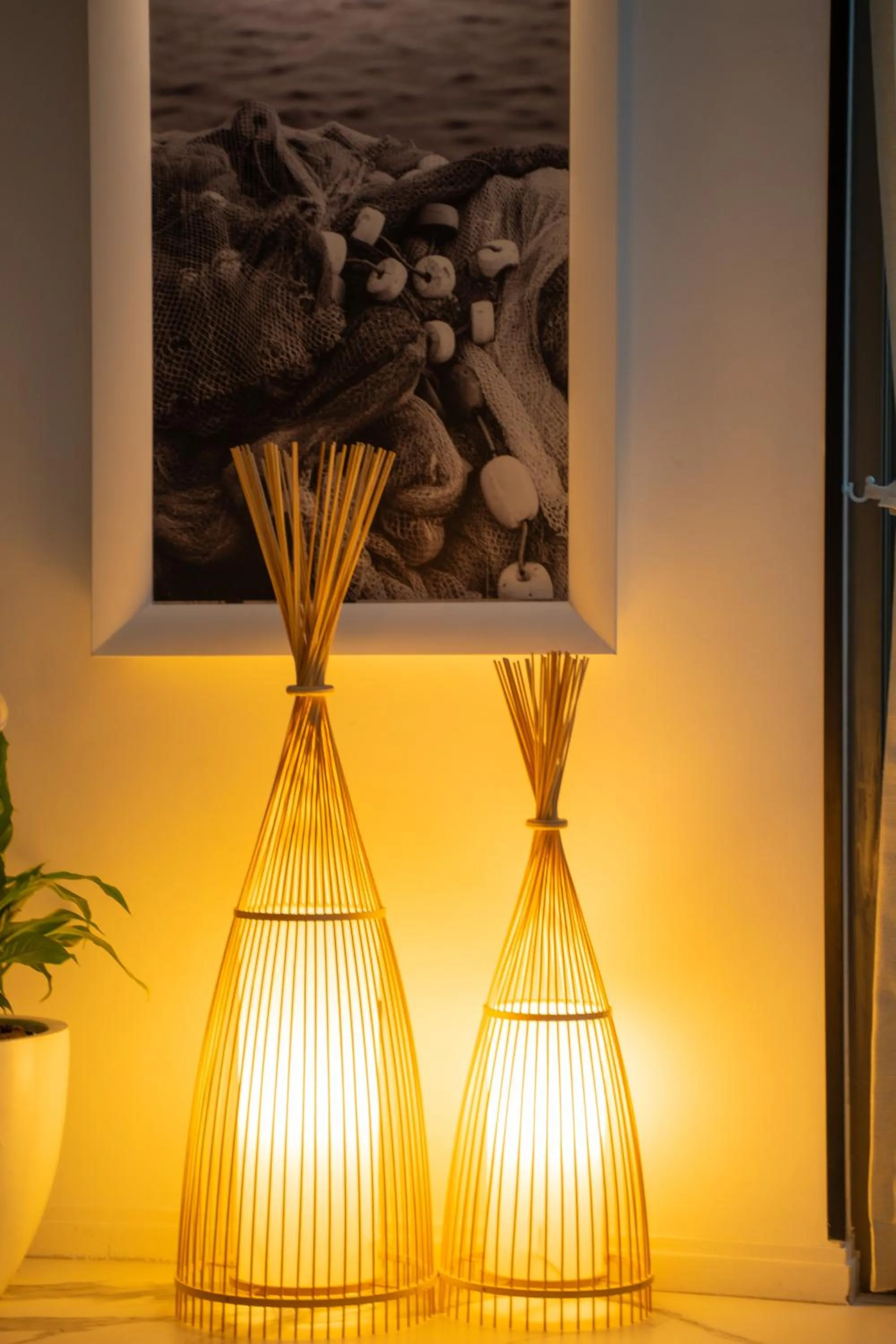 Restaurant/places to eat in Th8 Palm Dubai Beach Resort, Vignette Collection by IHG