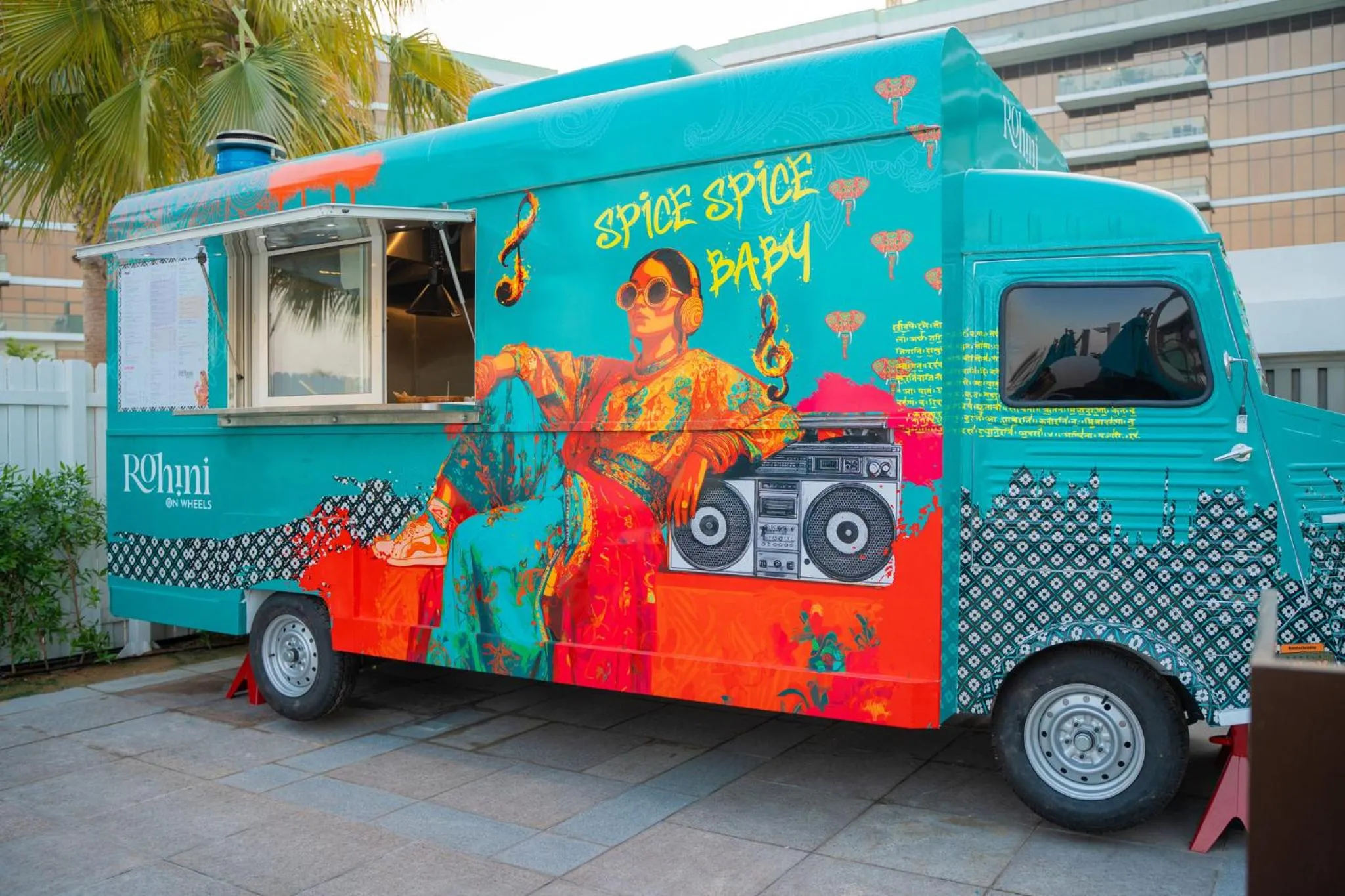 Restaurant/places to eat in Th8 Palm Dubai Beach Resort, Vignette Collection by IHG